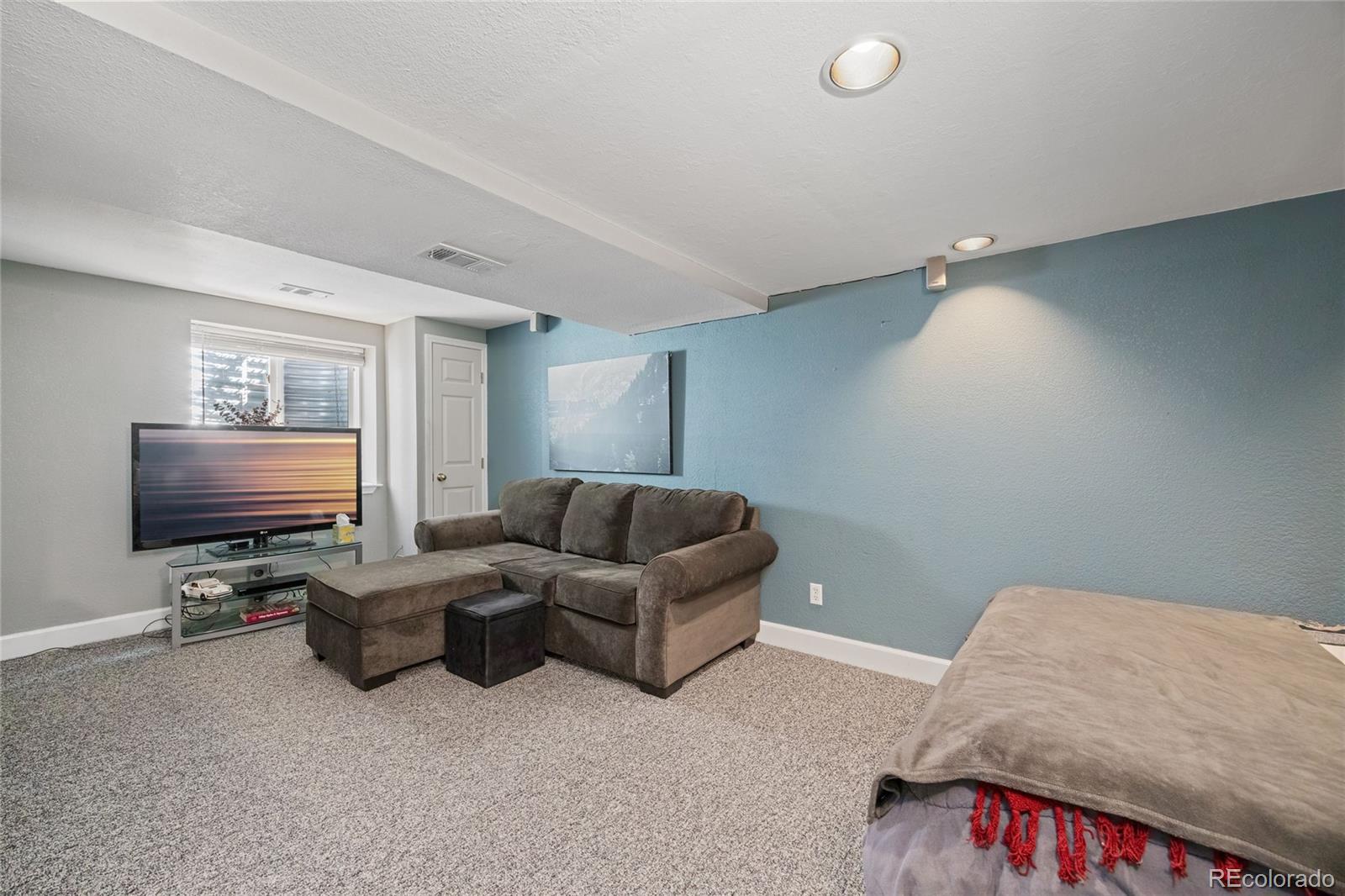 Aurora, Colorado, 80014, United States, 4 Bedrooms Bedrooms, ,2 BathroomsBathrooms,Residential,For Sale,1856161
