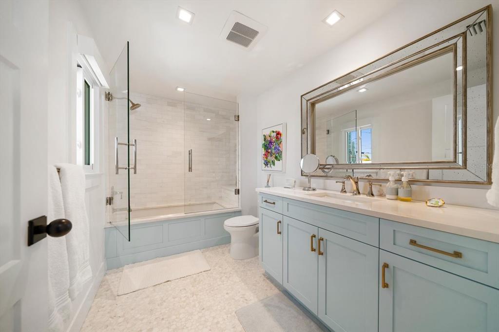 Largo, Florida, 33770, United States, 3 Bedrooms Bedrooms, ,4 BathroomsBathrooms,Residential,For Sale,1989168