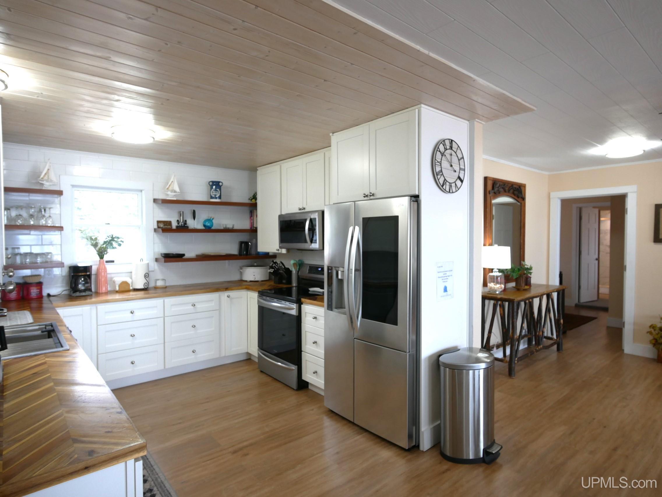 Lake Linden, Michigan, 49945, United States, 3 Bedrooms Bedrooms, ,3 BathroomsBathrooms,Residential,For Sale,1881345