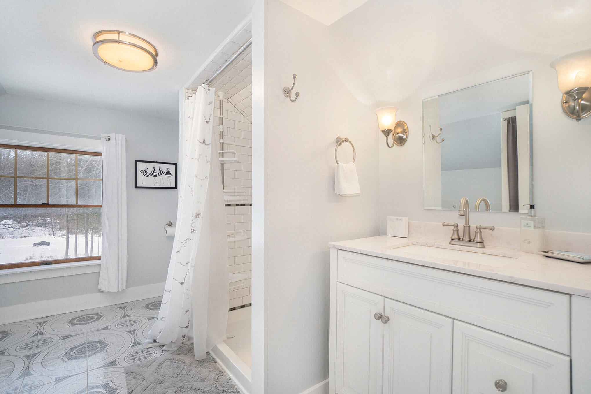 South Haven, Michigan, 49090, United States, 4 Bedrooms Bedrooms, ,3 BathroomsBathrooms,Residential,For Sale,1937505