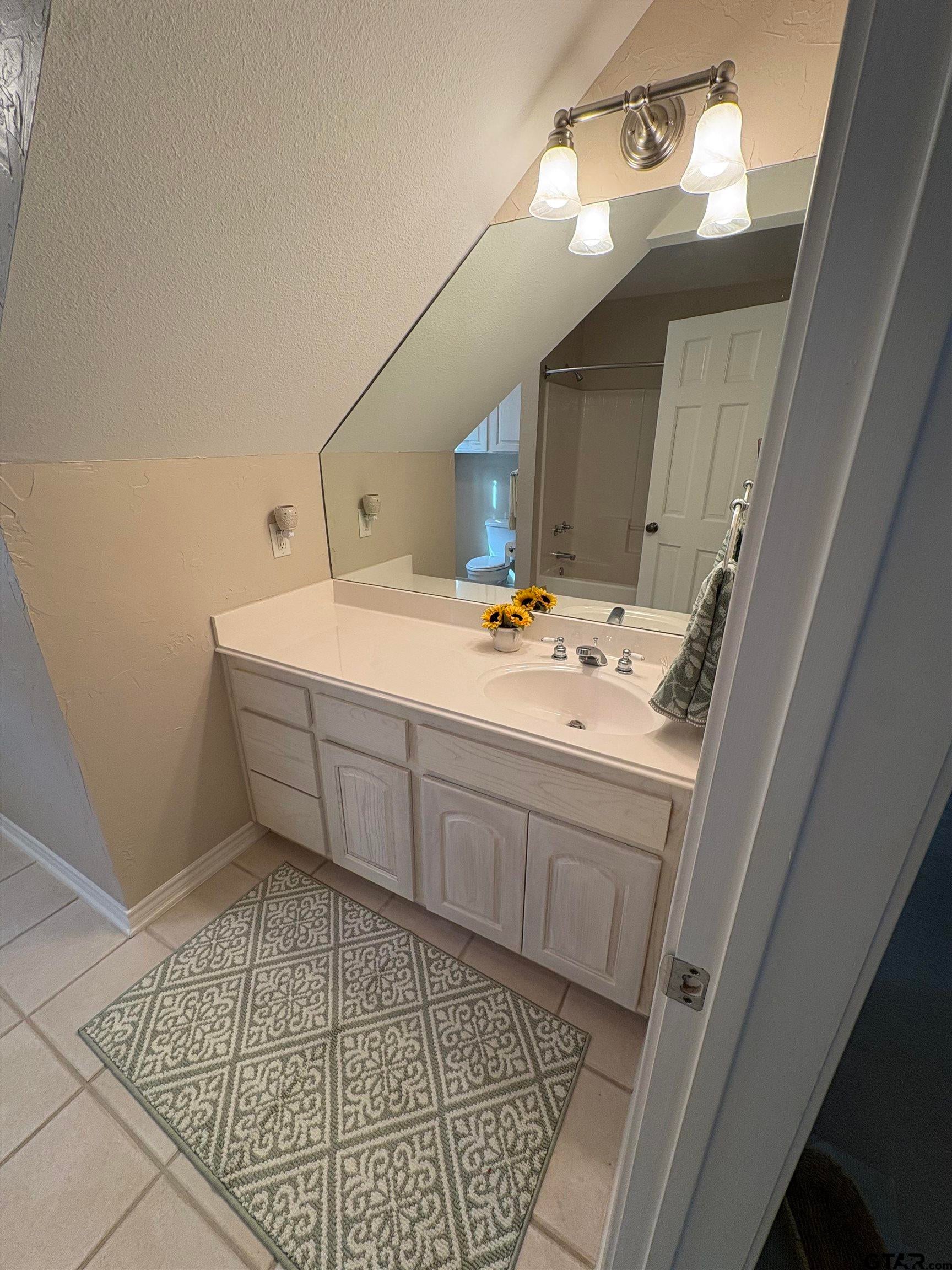 Pittsburg, Texas, 75686, United States, 4 Bedrooms Bedrooms, ,3 BathroomsBathrooms,Residential,For Sale,2001742