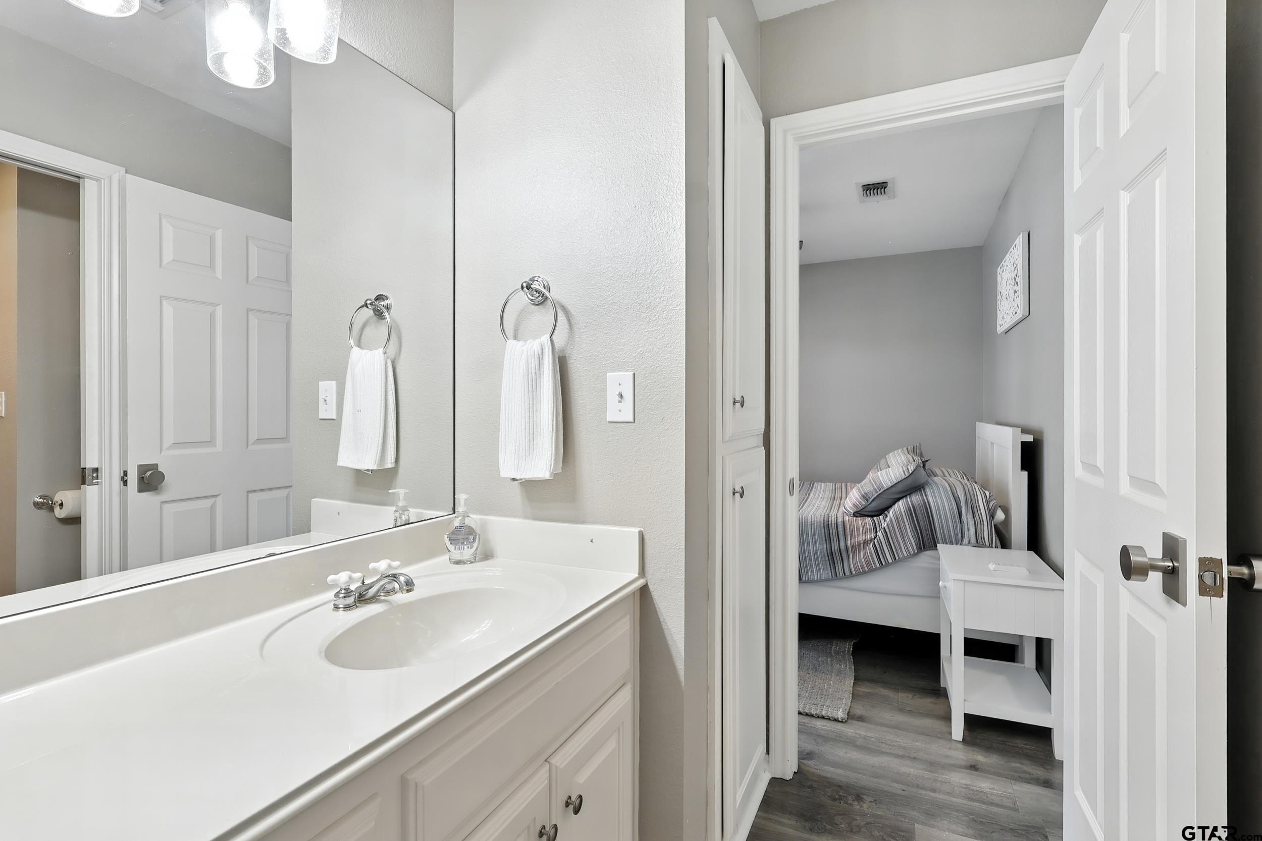 Pittsburg, Texas, 75686, United States, 3 Bedrooms Bedrooms, ,3 BathroomsBathrooms,Residential,For Sale,1977166