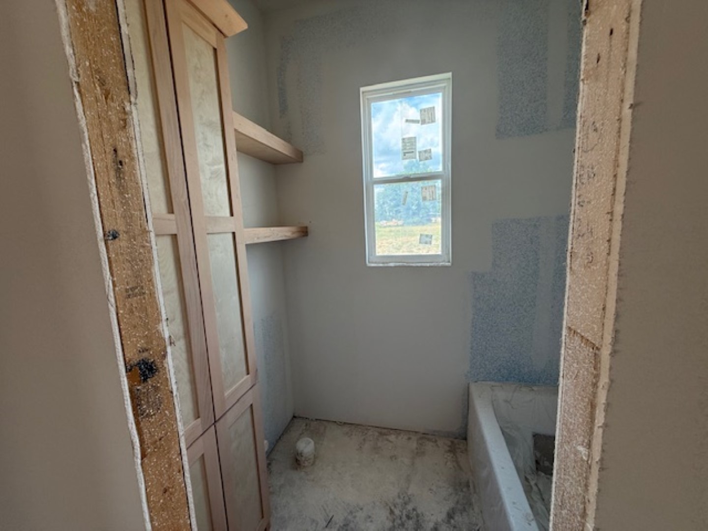 Tyler, Texas, 75704, United States, 5 Bedrooms Bedrooms, ,4 BathroomsBathrooms,Residential,For Sale,1977774