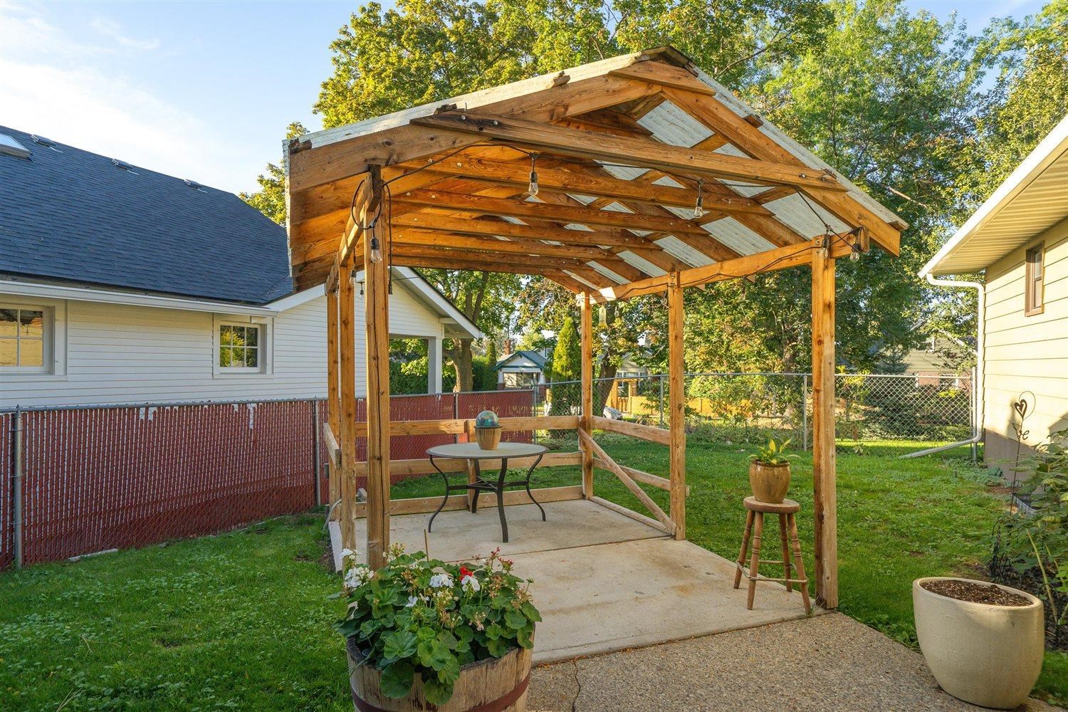 Spokane, Washington, 99203, United States, 3 Bedrooms Bedrooms, ,2 BathroomsBathrooms,Residential,For Sale,2001834