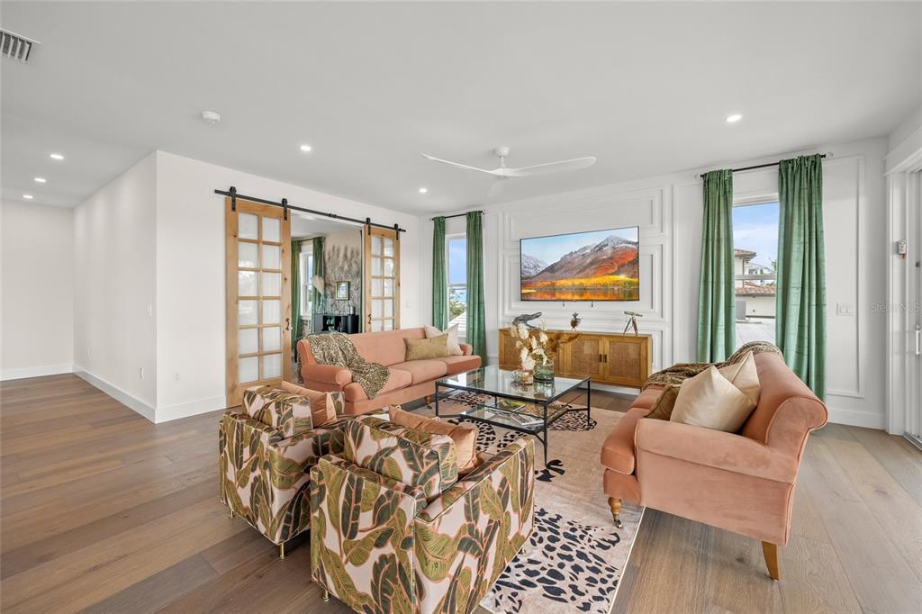 Holmes Beach, Florida, 34217, United States, 4 Bedrooms Bedrooms, ,6 BathroomsBathrooms,Residential,For Sale,1989554