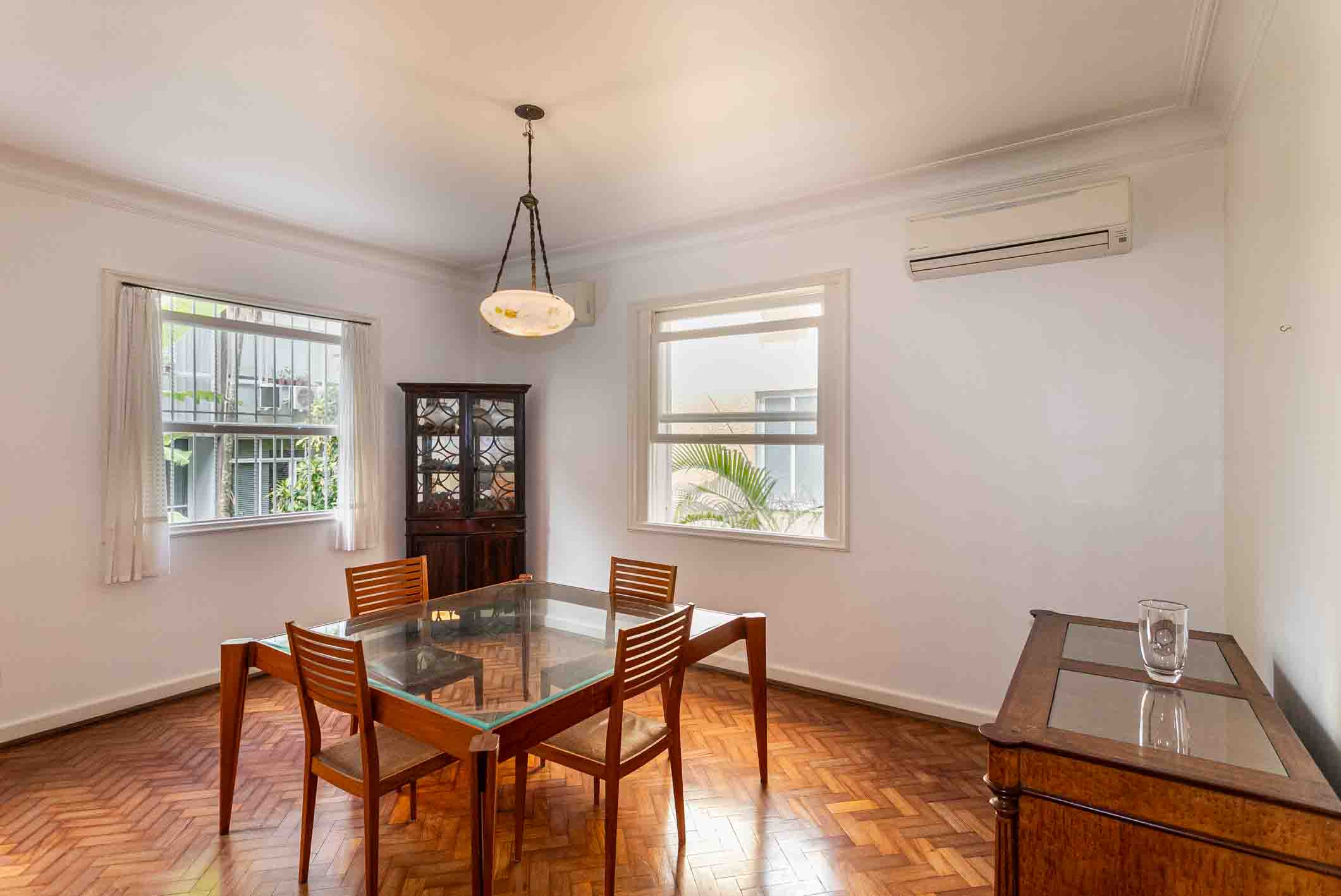  Spacious residence on a quiet street with landscaped garden - 物件實景