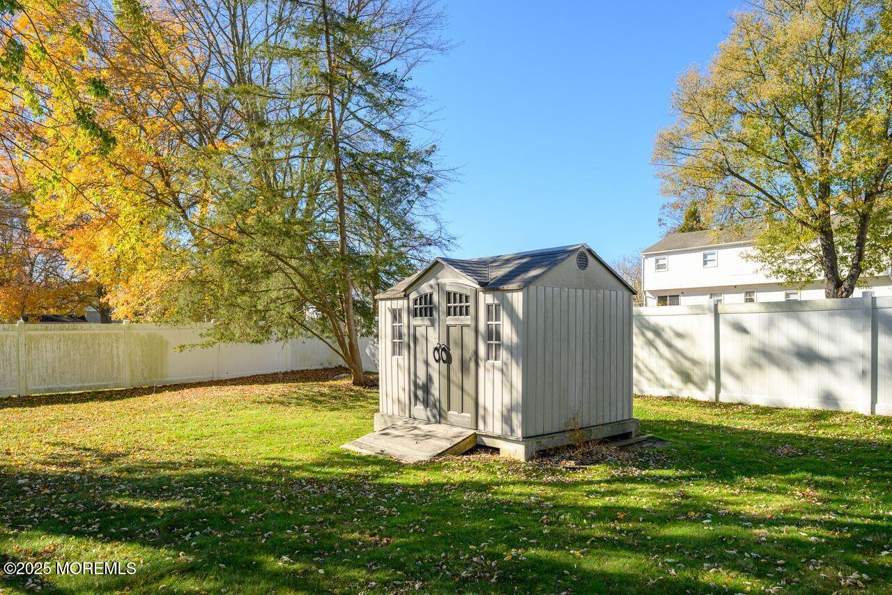 Manalapan, New Jersey, 07726, United States, 4 Bedrooms Bedrooms, ,2 BathroomsBathrooms,Residential,For Sale,1988076