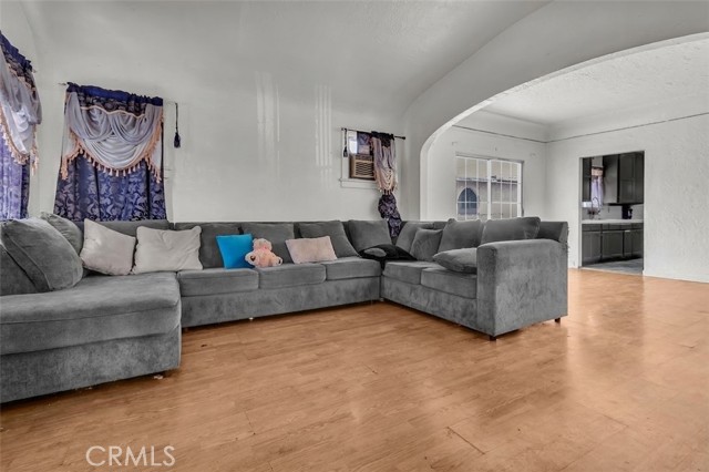 Los Angeles, California, 90061, United States, 3 Bedrooms Bedrooms, ,2 BathroomsBathrooms,Residential,For Sale,2048568