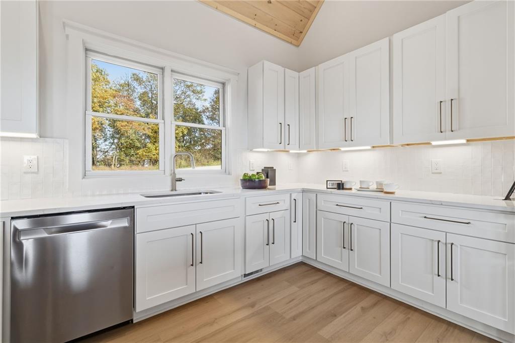 Jasper, Georgia, 30143, United States, 4 Bedrooms Bedrooms, ,5 BathroomsBathrooms,Residential,For Sale,1976069