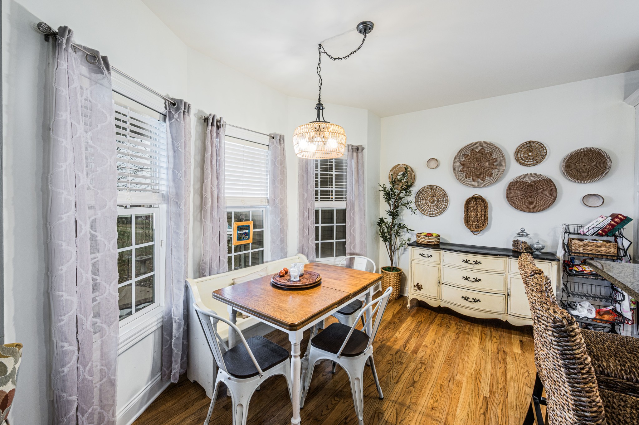 Scottsville, Kentucky, 42164, United States, 4 Bedrooms Bedrooms, ,4 BathroomsBathrooms,Residential,For Sale,2002114