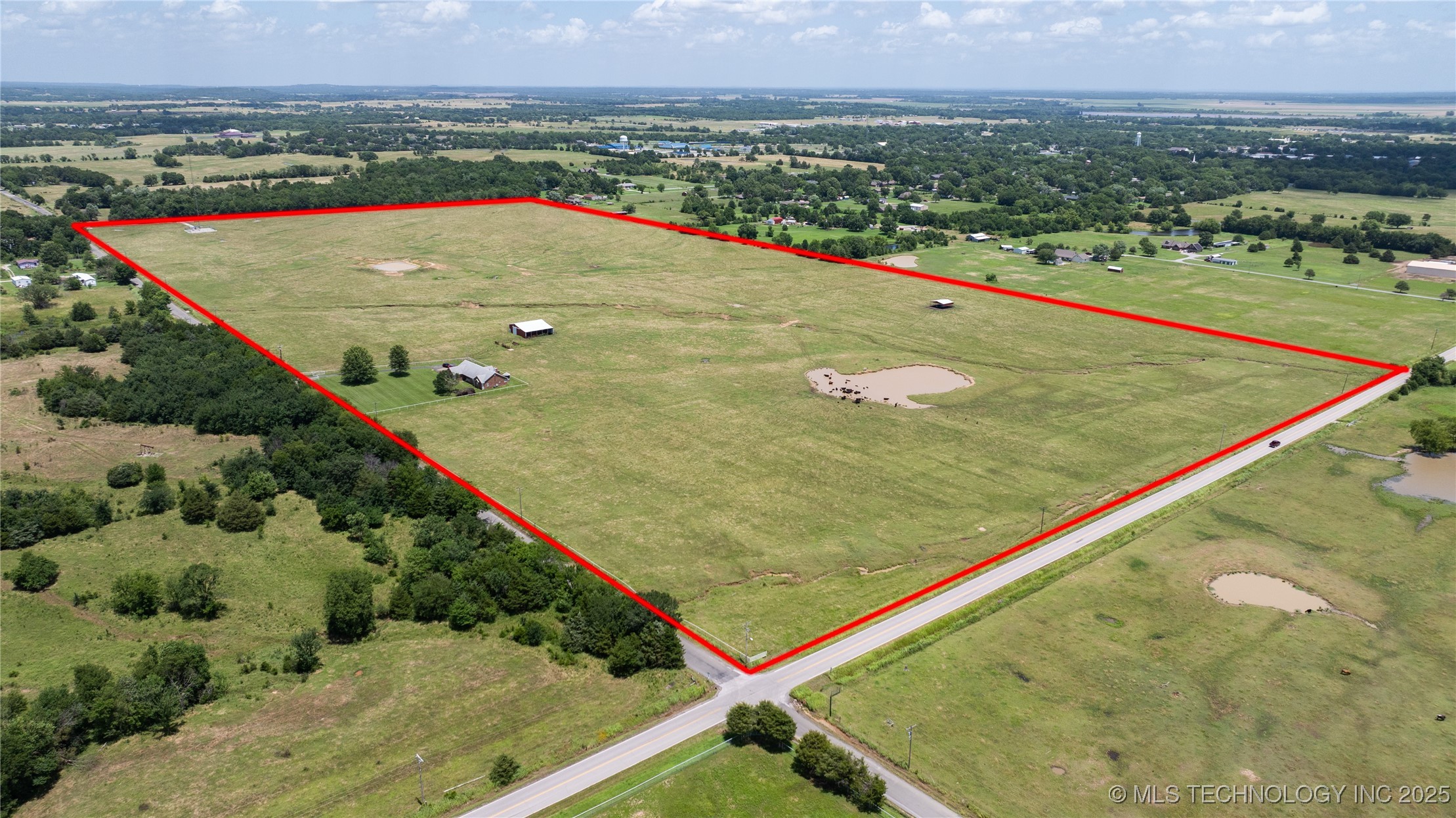Haskell, Oklahoma, 74436, United States, 3 Bedrooms Bedrooms, ,3 BathroomsBathrooms,Residential,For Sale,1903731