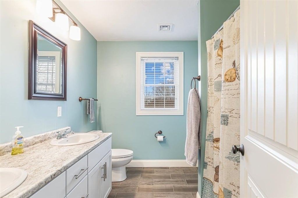 Plymouth, Massachusetts, 02360, United States, 4 Bedrooms Bedrooms, ,4 BathroomsBathrooms,Residential,For Sale,1979999