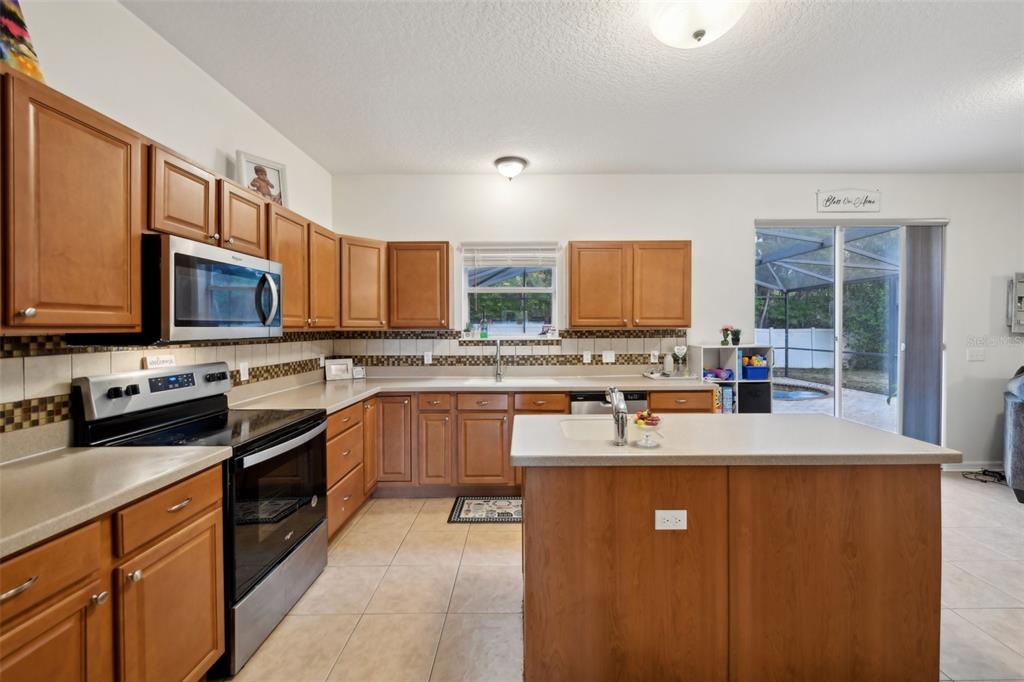 Leesburg, Florida, 34748, United States, 6 Bedrooms Bedrooms, ,5 BathroomsBathrooms,Residential,For Sale,1785536
