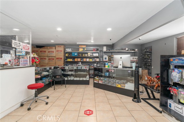 South Gate, California, 90280, United States, 4 Bedrooms Bedrooms, ,Residential,For Sale,2005257