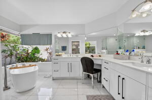 Boca Raton, Florida, 33498, United States, 5 Bedrooms Bedrooms, ,3 BathroomsBathrooms,Residential,For Sale,1975139