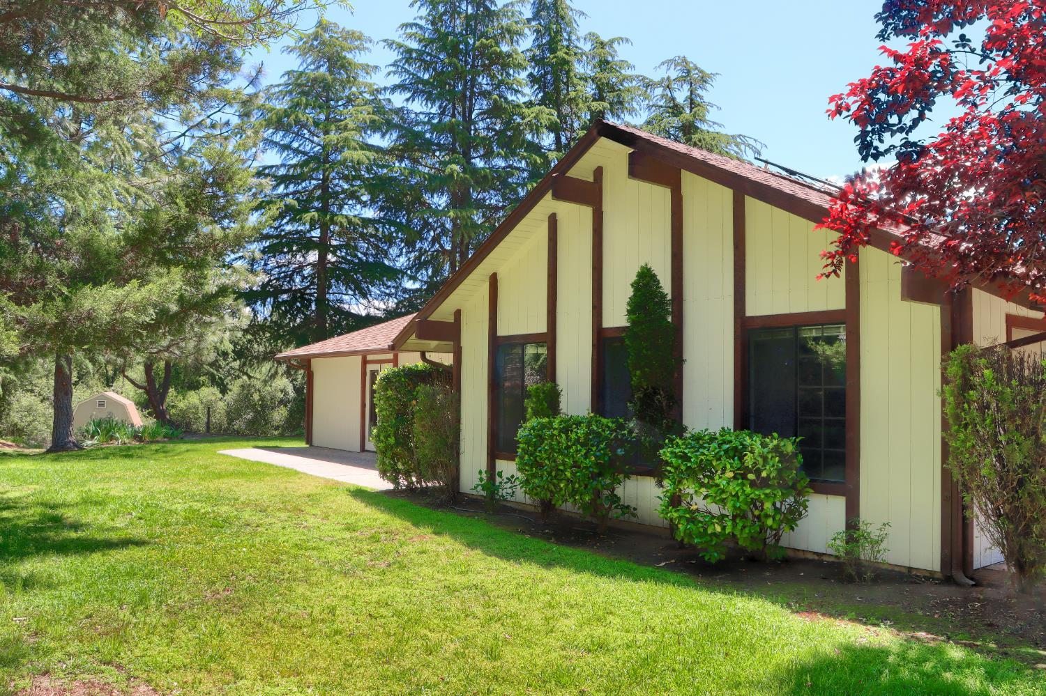 Ahwahnee, California, 93601, United States, 3 Bedrooms Bedrooms, ,2 BathroomsBathrooms,Residential,For Sale,1915922