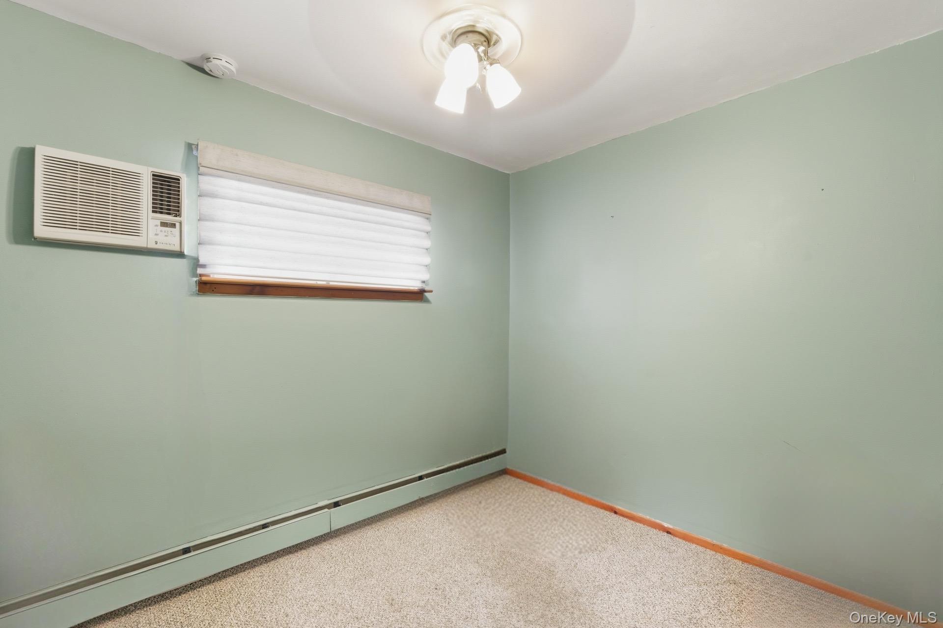 Lindenhurst, New York, 11757, United States, 3 Bedrooms Bedrooms, ,1 BathroomBathrooms,Residential,For Sale,1963707