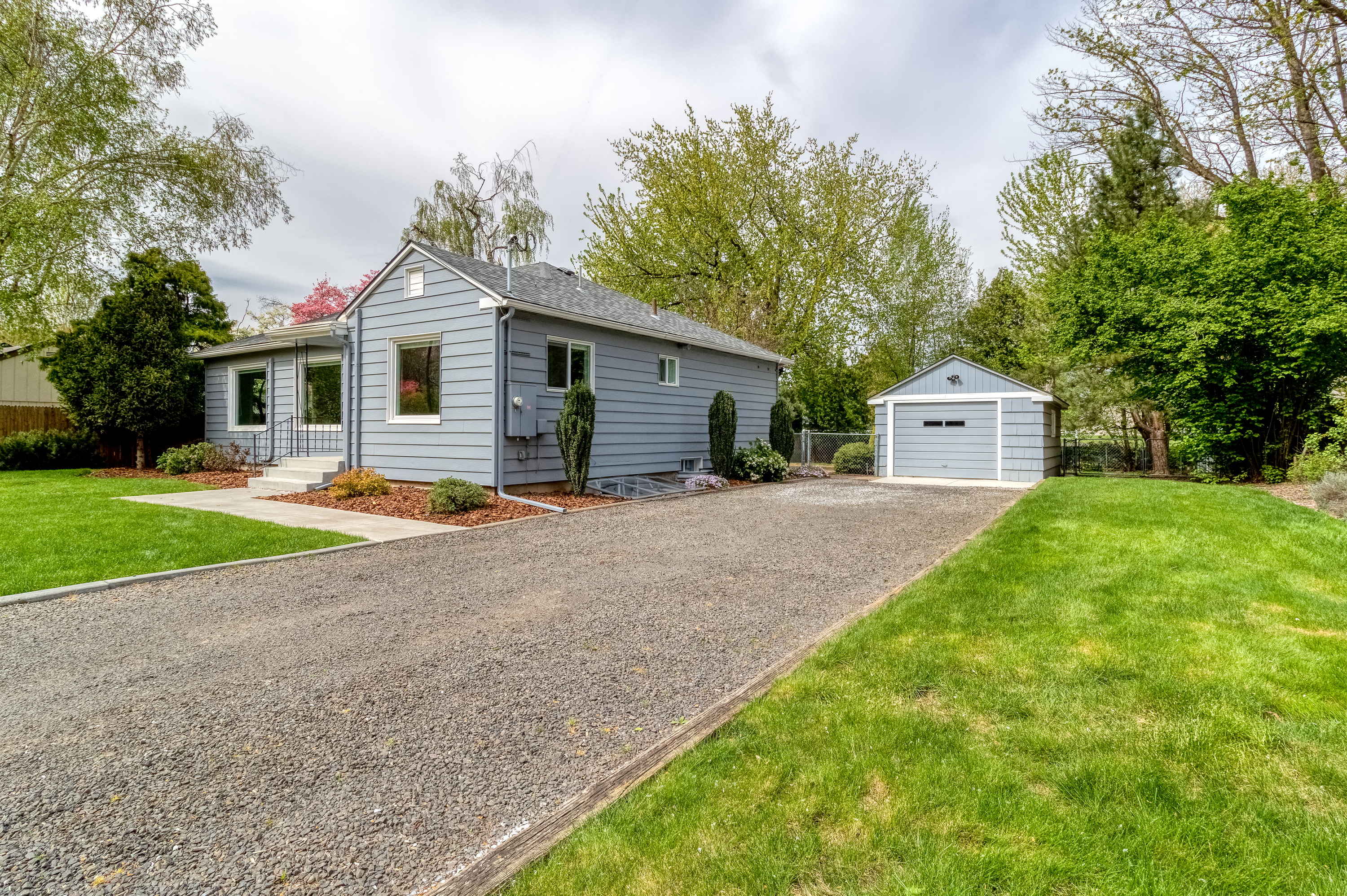  1021 E Chestnut St - 物件實景