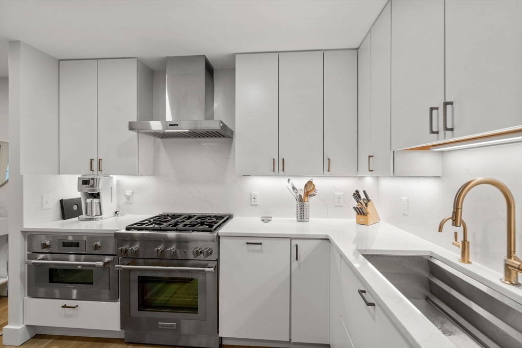 Brookline, Massachusetts, 02446, United States, 3 Bedrooms Bedrooms, ,2 BathroomsBathrooms,Residential,For Sale,1891441
