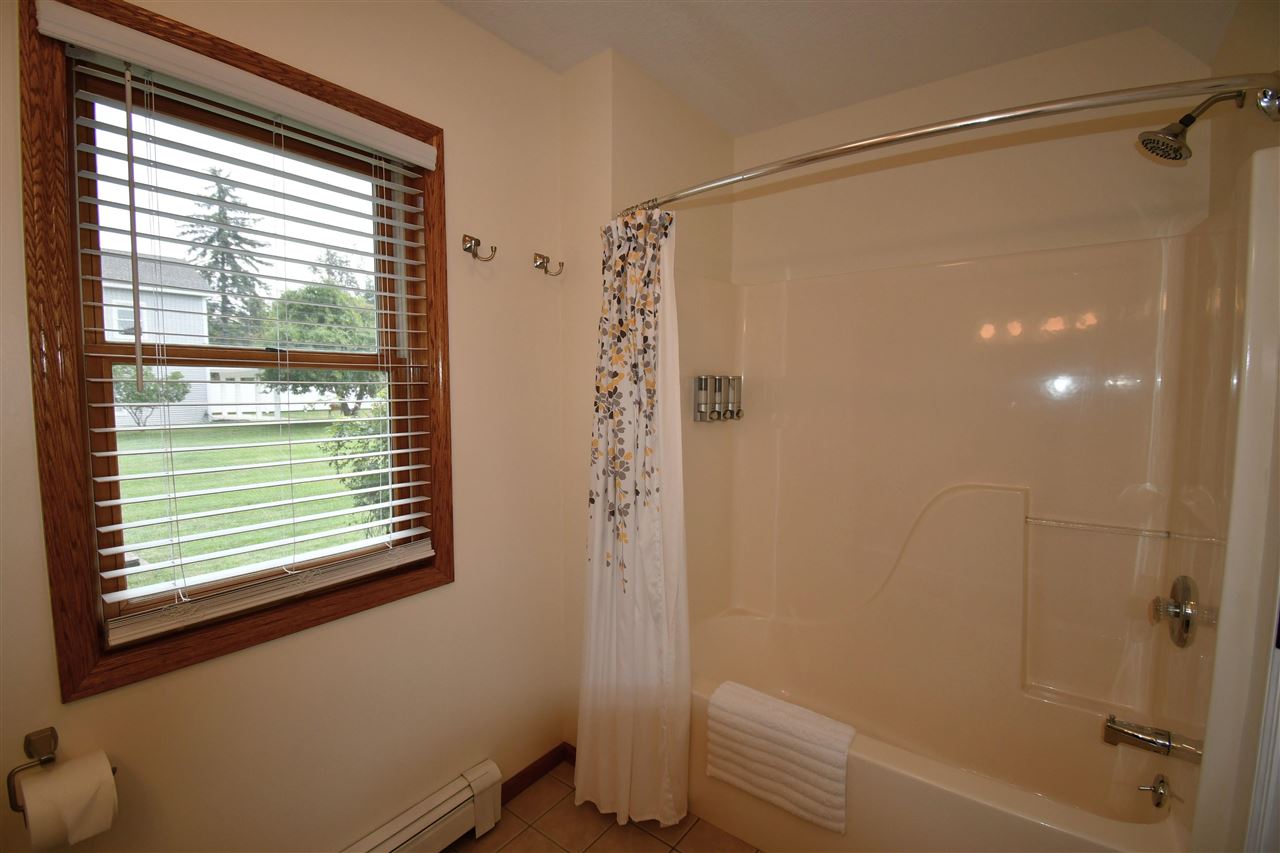 Charlevoix, Michigan, 49720, United States, 5 Bedrooms Bedrooms, ,5 BathroomsBathrooms,Residential,For Sale,1948614