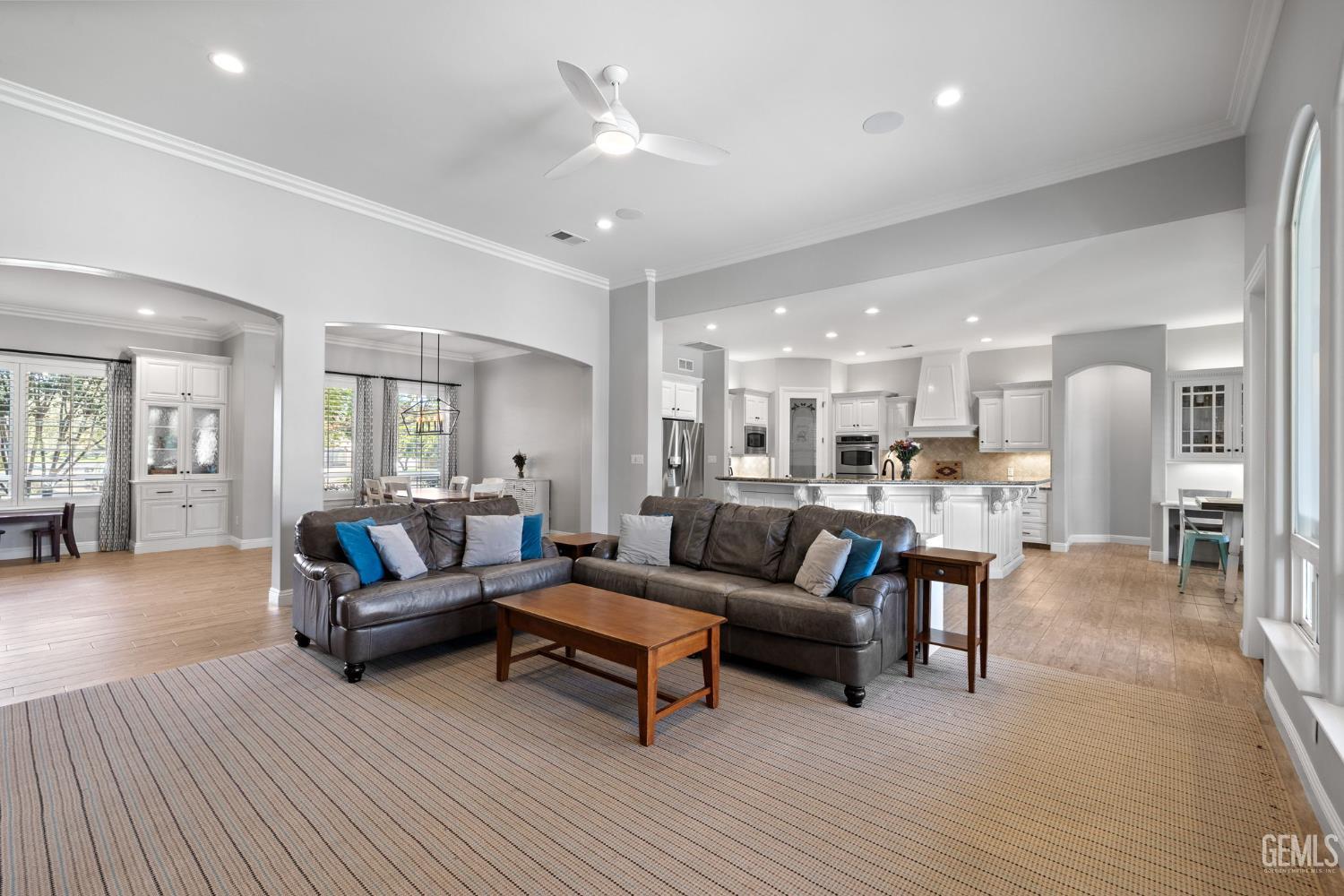 Bakersfield, California, 93314, United States, 5 Bedrooms Bedrooms, ,5 BathroomsBathrooms,Residential,For Sale,1948004