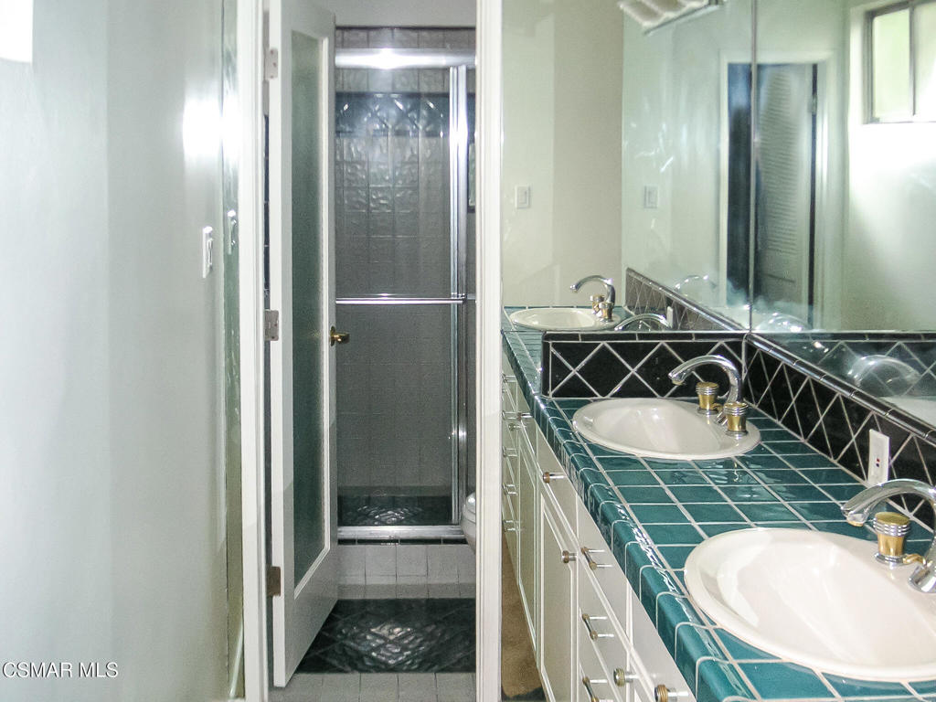 Los Angeles, California, 90066, United States, ,Residential,For Sale,1898424