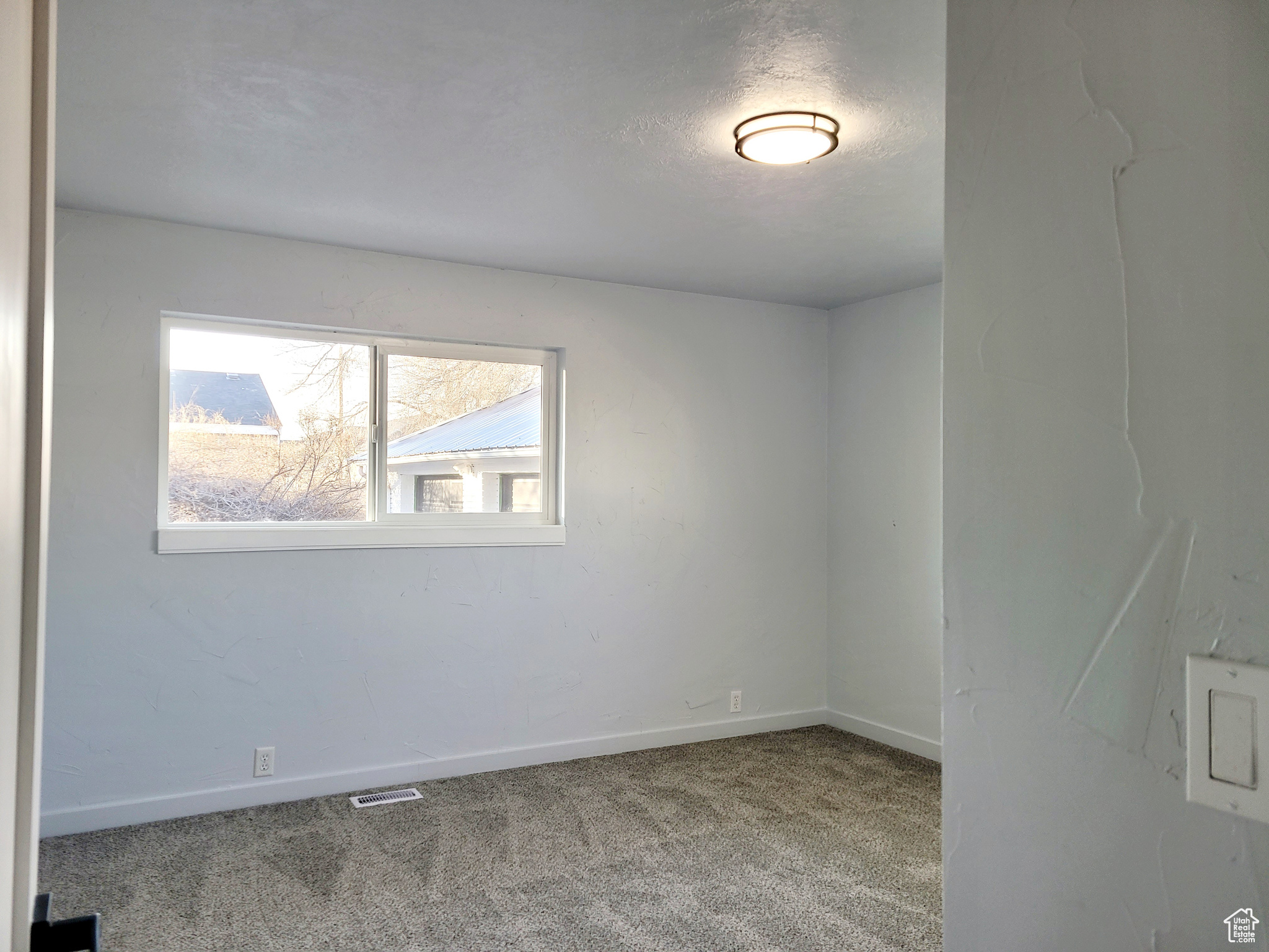 Riverton, Utah, 84065, United States, 6 Bedrooms Bedrooms, ,1 BathroomBathrooms,Residential,For Sale,1709565