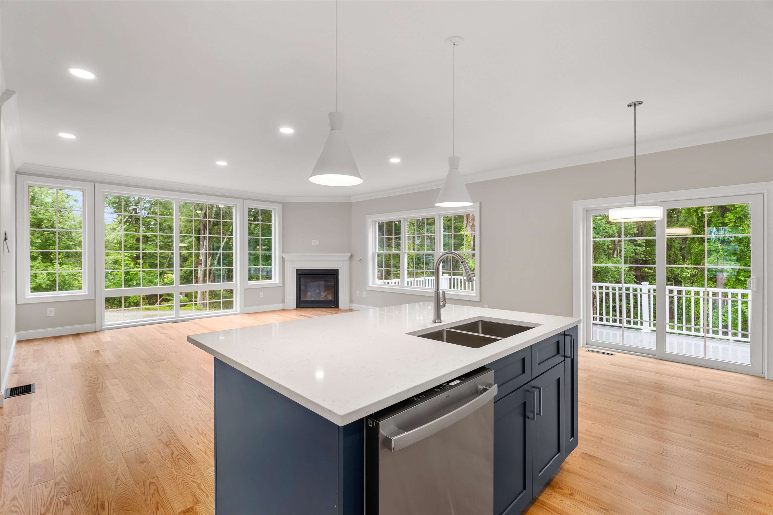 Hooksett, New Hampshire, 03106, United States, 4 Bedrooms Bedrooms, ,3 BathroomsBathrooms,Residential,For Sale,1895985