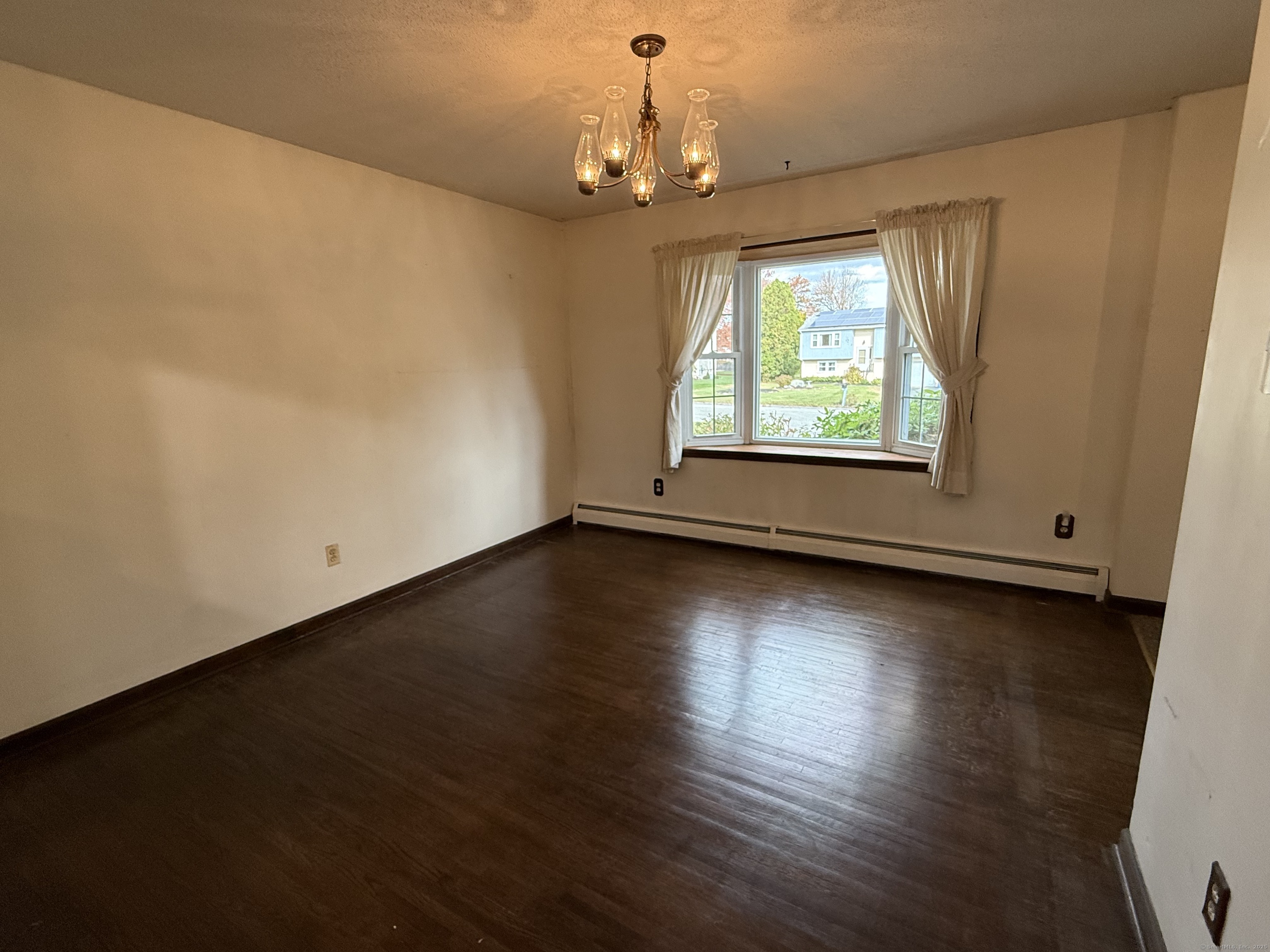 Waterford, Connecticut, 06385, United States, 3 Bedrooms Bedrooms, ,3 BathroomsBathrooms,Residential,For Sale,1970743