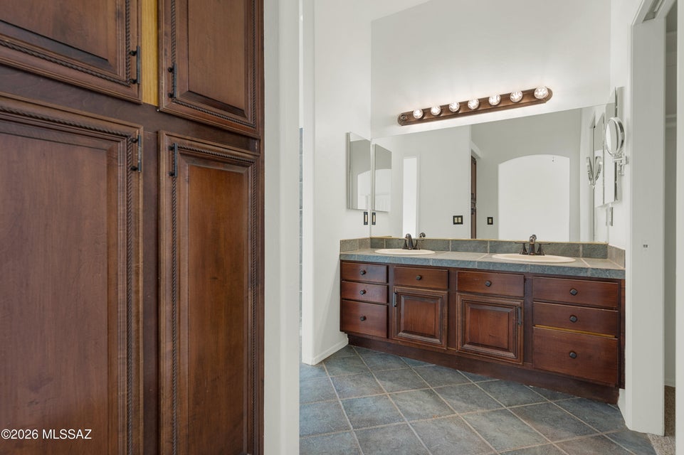 Tucson, Arizona, 85742, United States, 4 Bedrooms Bedrooms, ,3 BathroomsBathrooms,Residential,For Sale,2012321