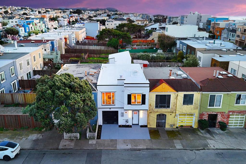 San Francisco, California, 94116, United States, 4 Bedrooms Bedrooms, ,4 BathroomsBathrooms,Residential,For Sale,2014062