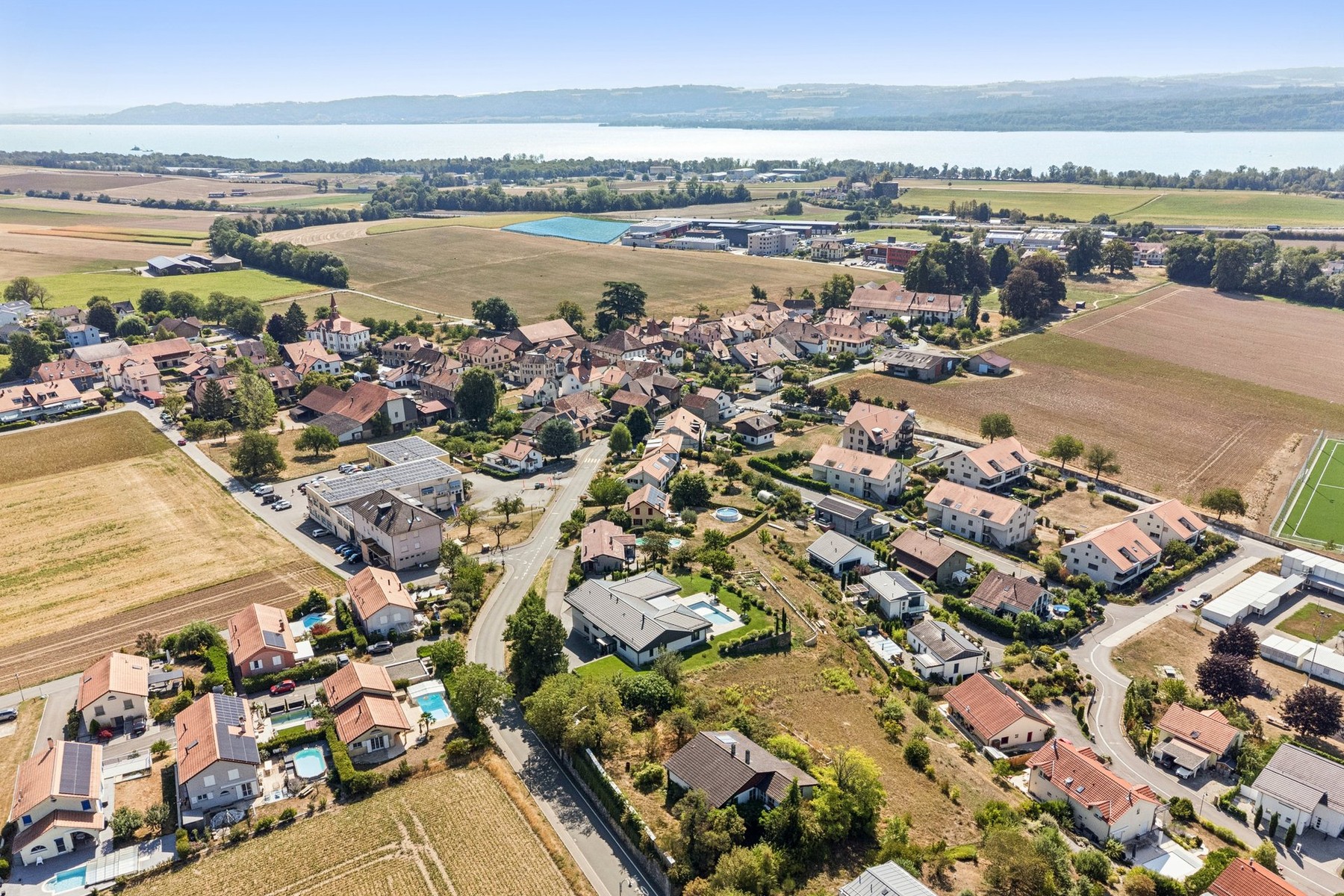  Exclusive: Contemporary home with panoramic views of the Alps and the lake - 物件實景