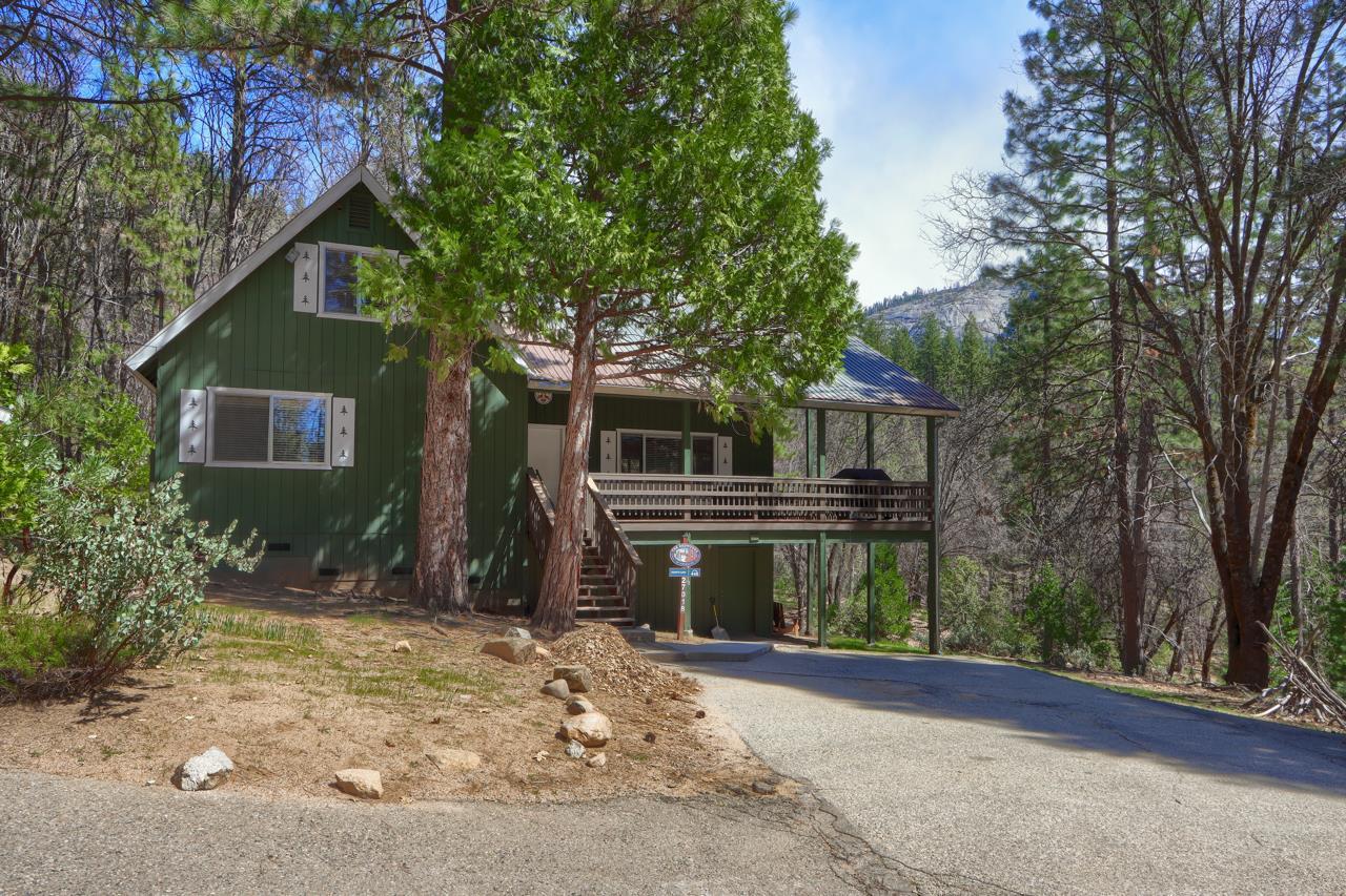 Yosemite, California, 95389, United States, 5 Bedrooms Bedrooms, ,4 BathroomsBathrooms,Residential,For Sale,2048159