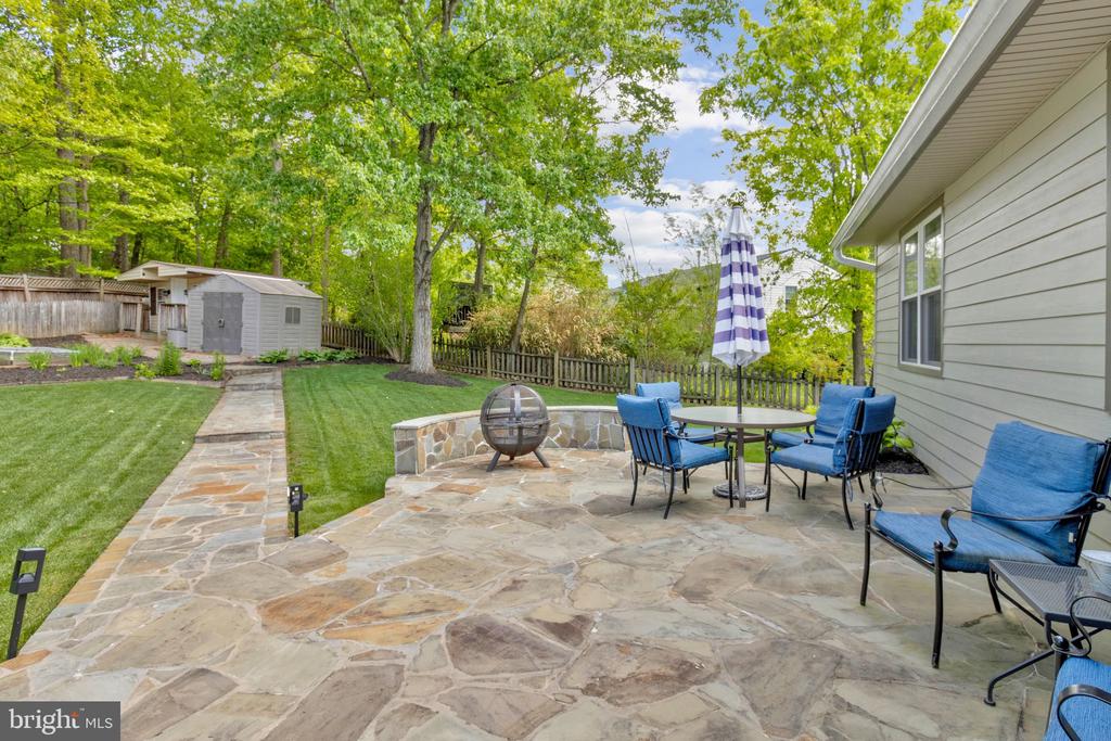 Burke, Virginia, 22015, United States, 3 Bedrooms Bedrooms, ,3 BathroomsBathrooms,Residential,For Sale,2049258
