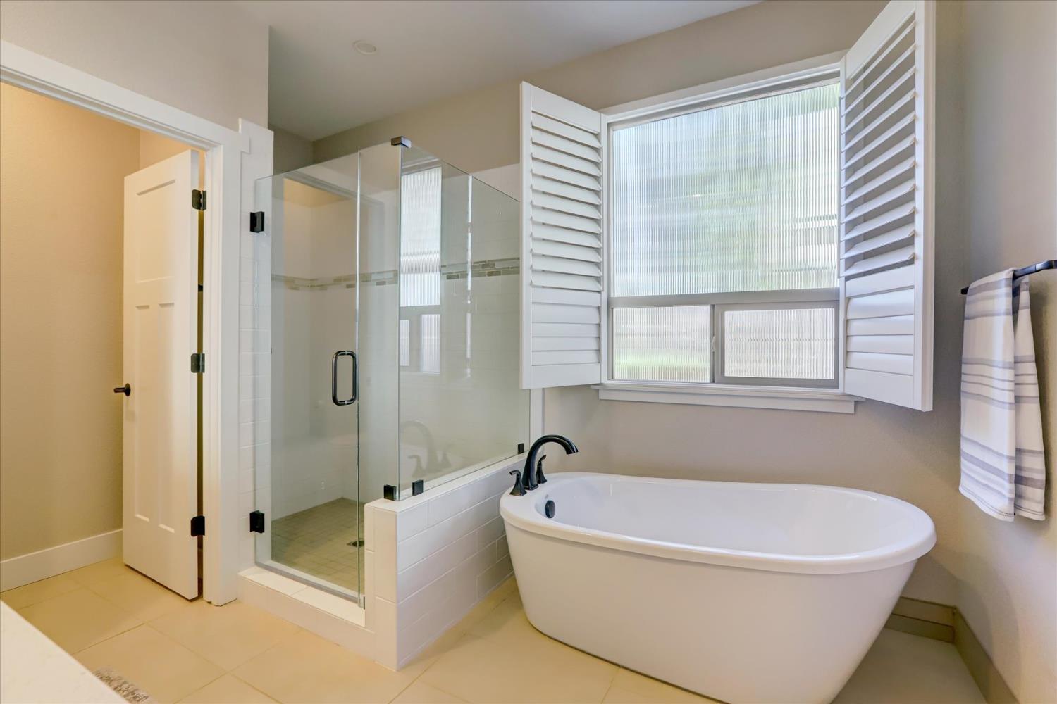 Grass Valley, California, 95945, United States, 4 Bedrooms Bedrooms, ,2 BathroomsBathrooms,Residential,For Sale,1937663