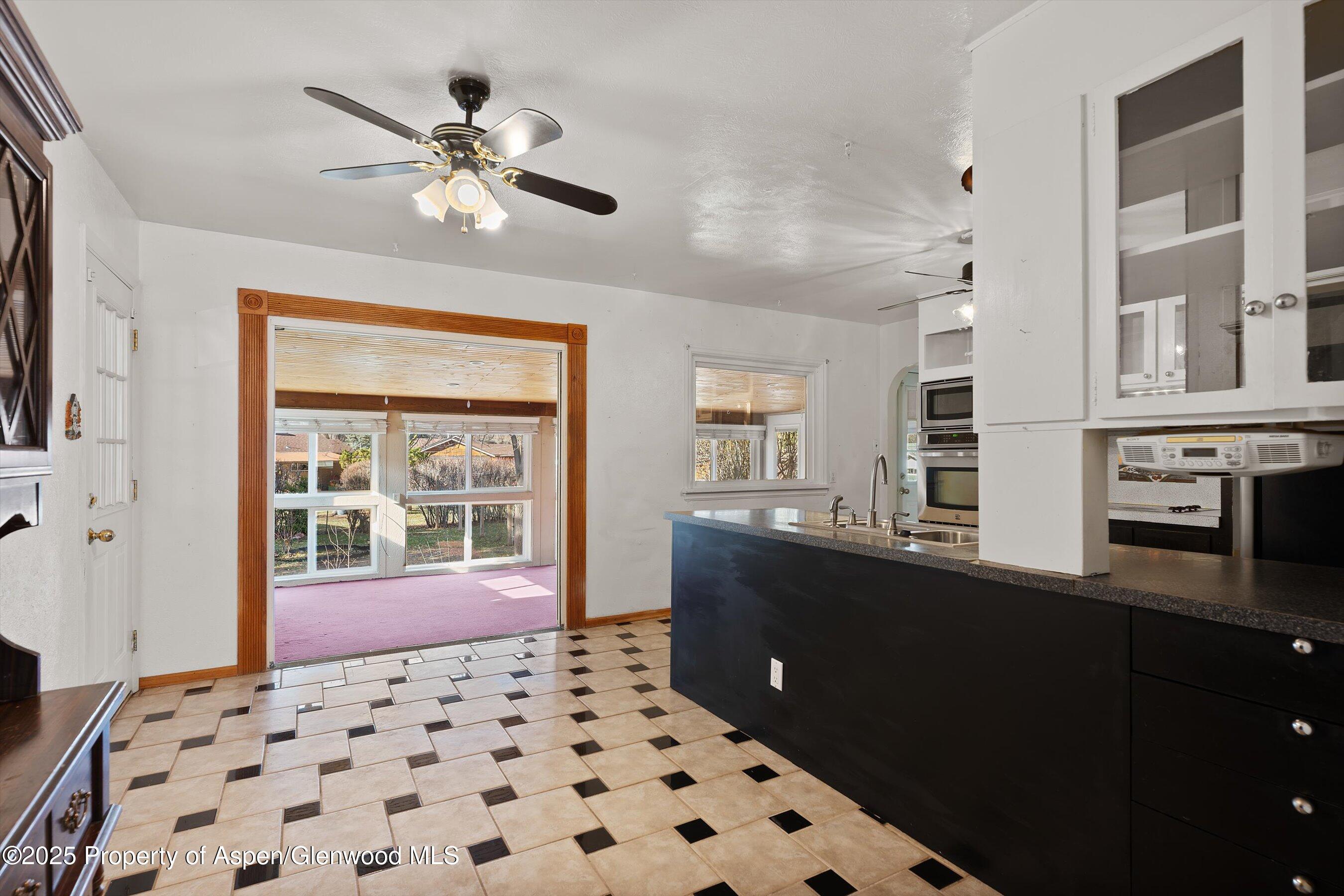 Glenwood Springs, Colorado, 81601, United States, 4 Bedrooms Bedrooms, ,2 BathroomsBathrooms,Residential,For Sale,1997060