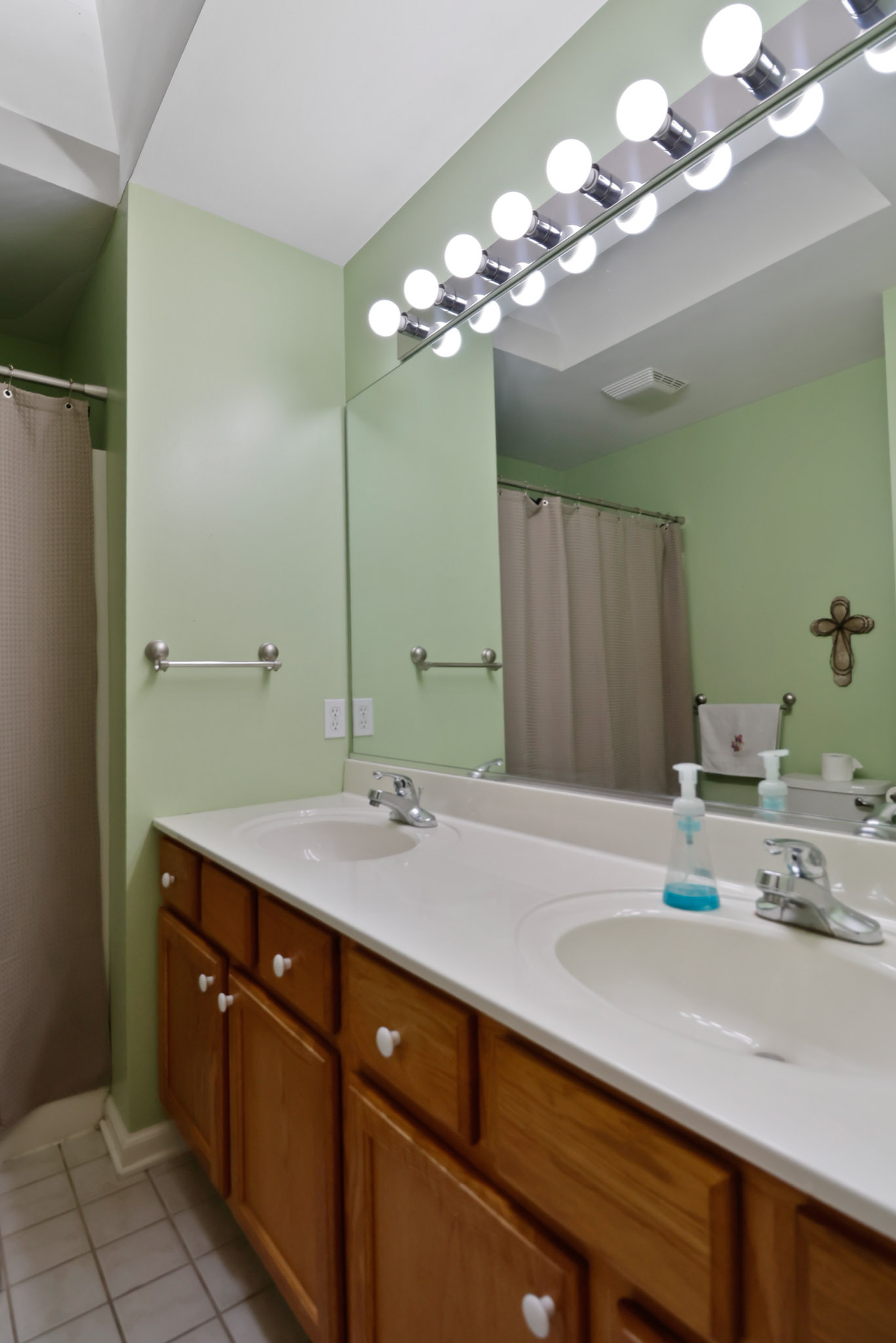 Chesterton, Indiana, 46304, United States, 4 Bedrooms Bedrooms, ,3 BathroomsBathrooms,Residential,For Sale,1881667