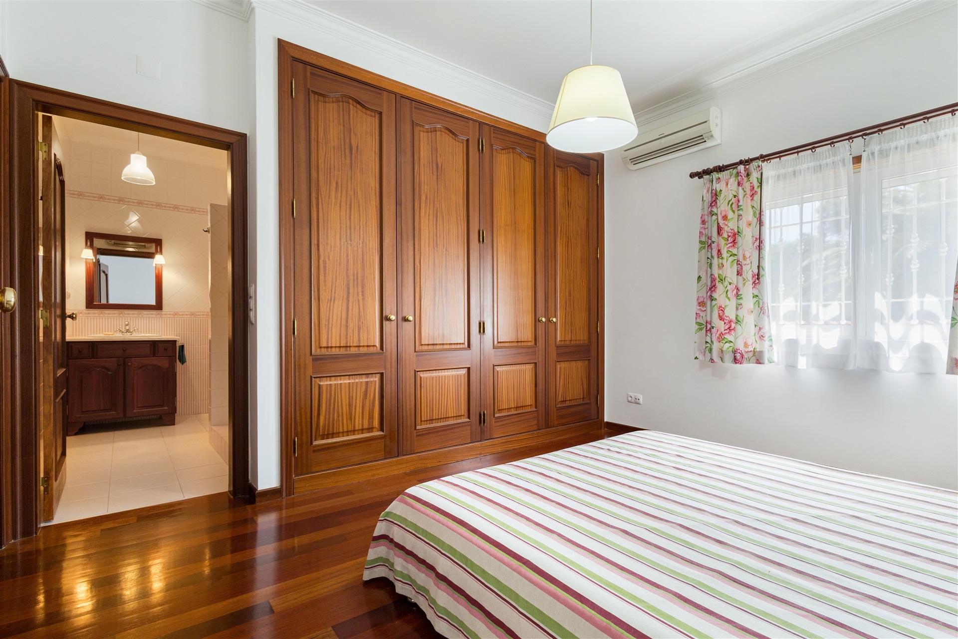  Detached house, 7 bedrooms, for Sale - 物件實景