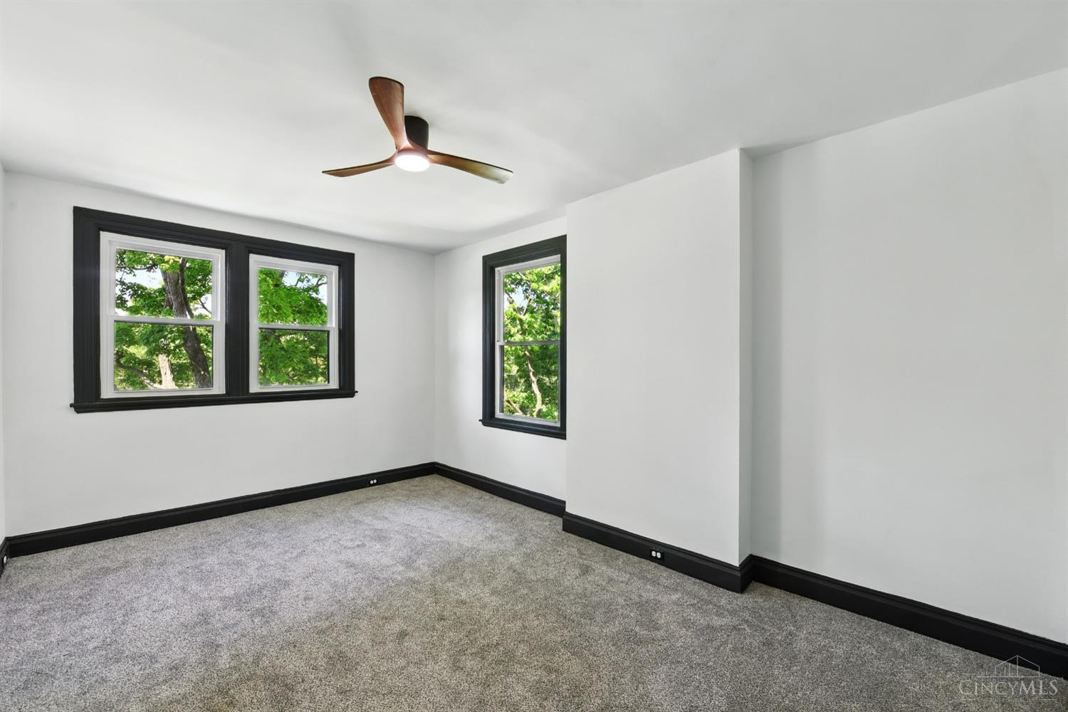 Cincinnati, Ohio, 45229, United States, 7 Bedrooms Bedrooms, ,5 BathroomsBathrooms,Residential,For Sale,1821306