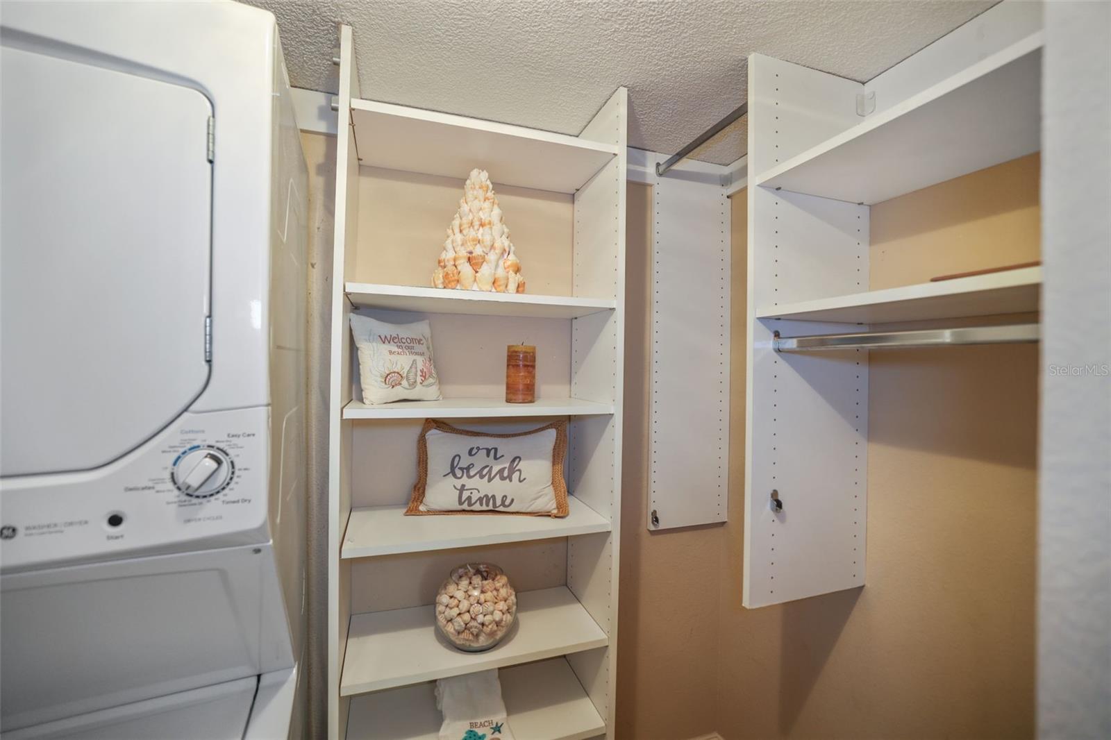 Redington Shores, Florida, 33708, United States, 2 Bedrooms Bedrooms, ,2 BathroomsBathrooms,Residential,For Sale,1979390