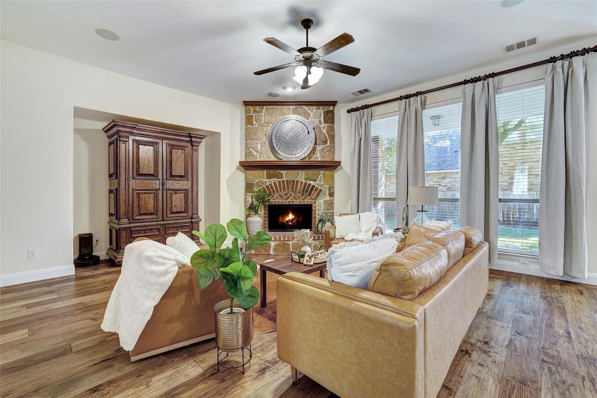 Round Rock, Texas, 78681, United States, 5 Bedrooms Bedrooms, ,4 BathroomsBathrooms,Residential,For Sale,2005669