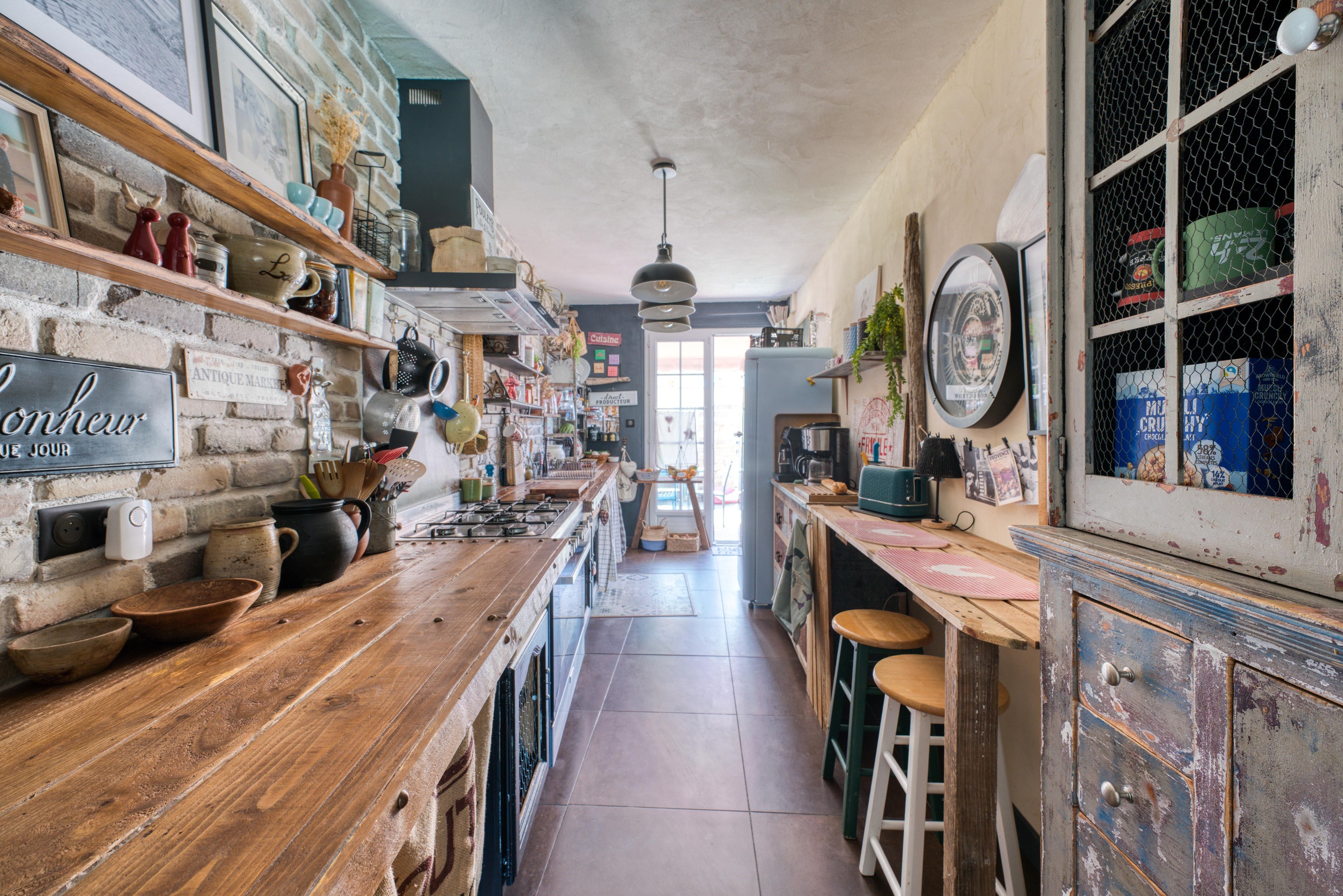  CHARMING BOHEMIAN-CHIC ESTATE – GUEST HOUSE BUSINESS WITH COTTAGES AND POOL, 6 … - 物件實景