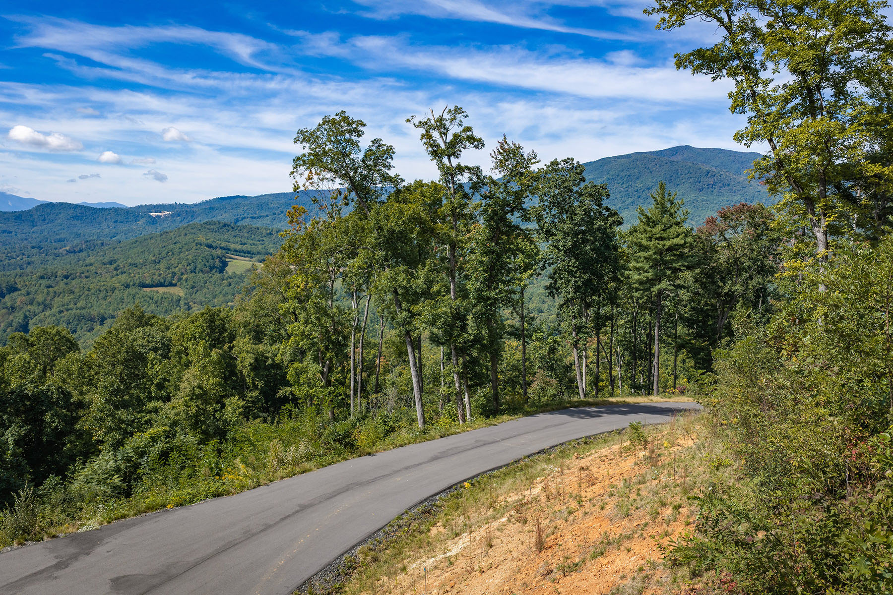  SPRUCE PINE - SUMMIT VIEW - 物件實景
