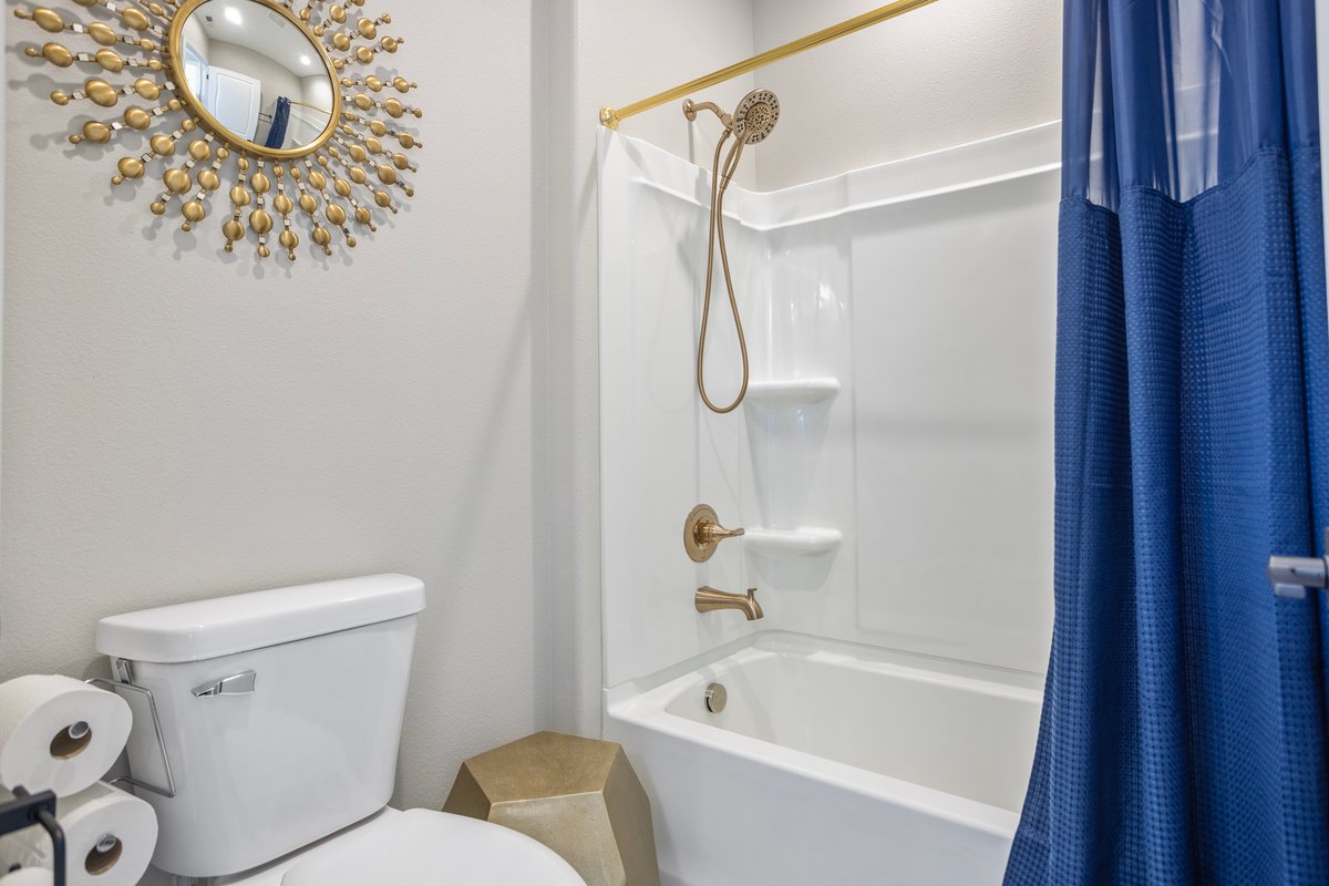 Cheyenne, Wyoming, 82009, United States, 5 Bedrooms Bedrooms, ,3 BathroomsBathrooms,Residential,For Sale,1982356