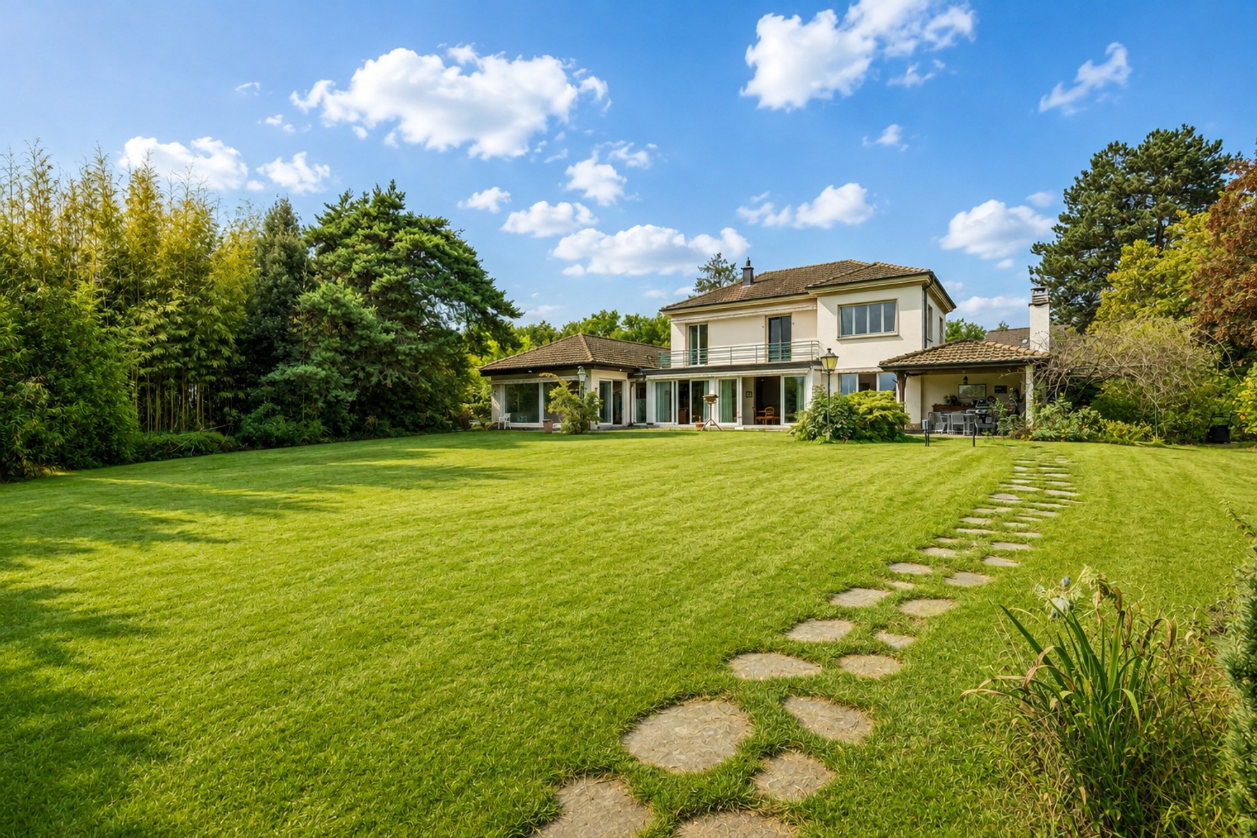  A magnificent family home in a unique setting - 物件實景
