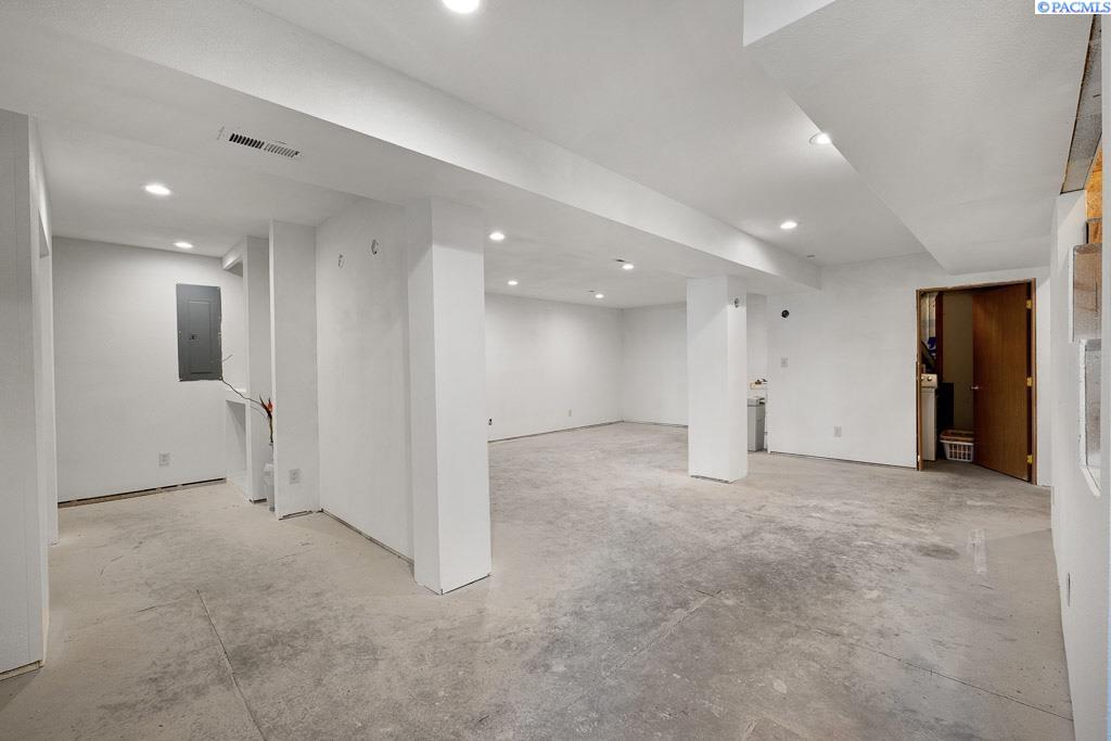 Pullman, Washington, 99163, United States, 4 Bedrooms Bedrooms, ,3 BathroomsBathrooms,Residential,For Sale,1777658