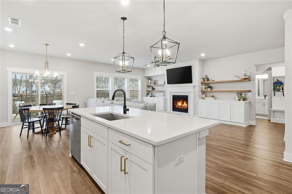 Woodstock, Georgia, 30188, United States, 5 Bedrooms Bedrooms, ,3 BathroomsBathrooms,Residential,For Sale,2006573