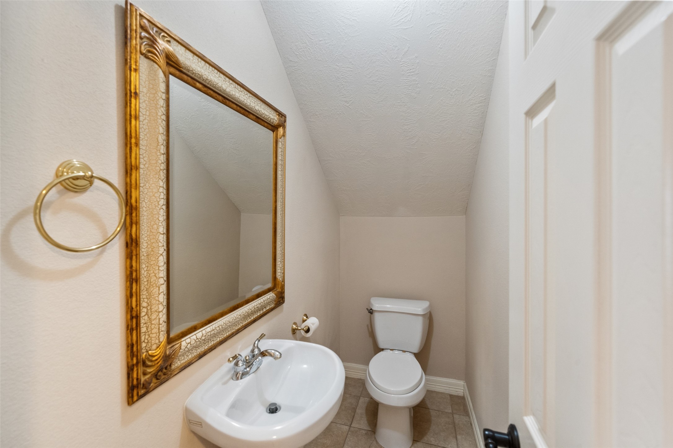  901 Longmire Road #28 - 物件實景