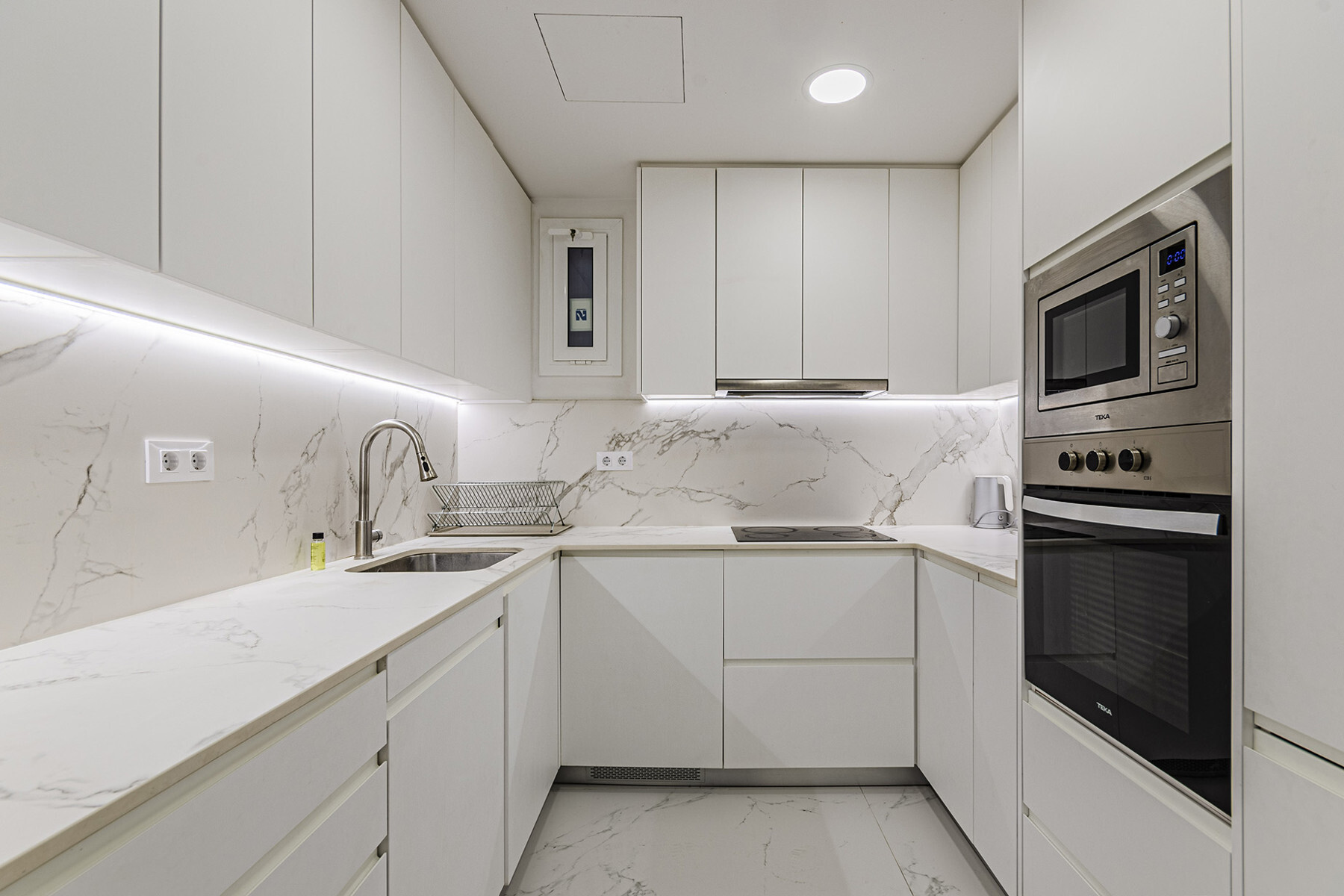  Renovated Apartment on a Pedestrian Street in the Heart of the City - 物件實景