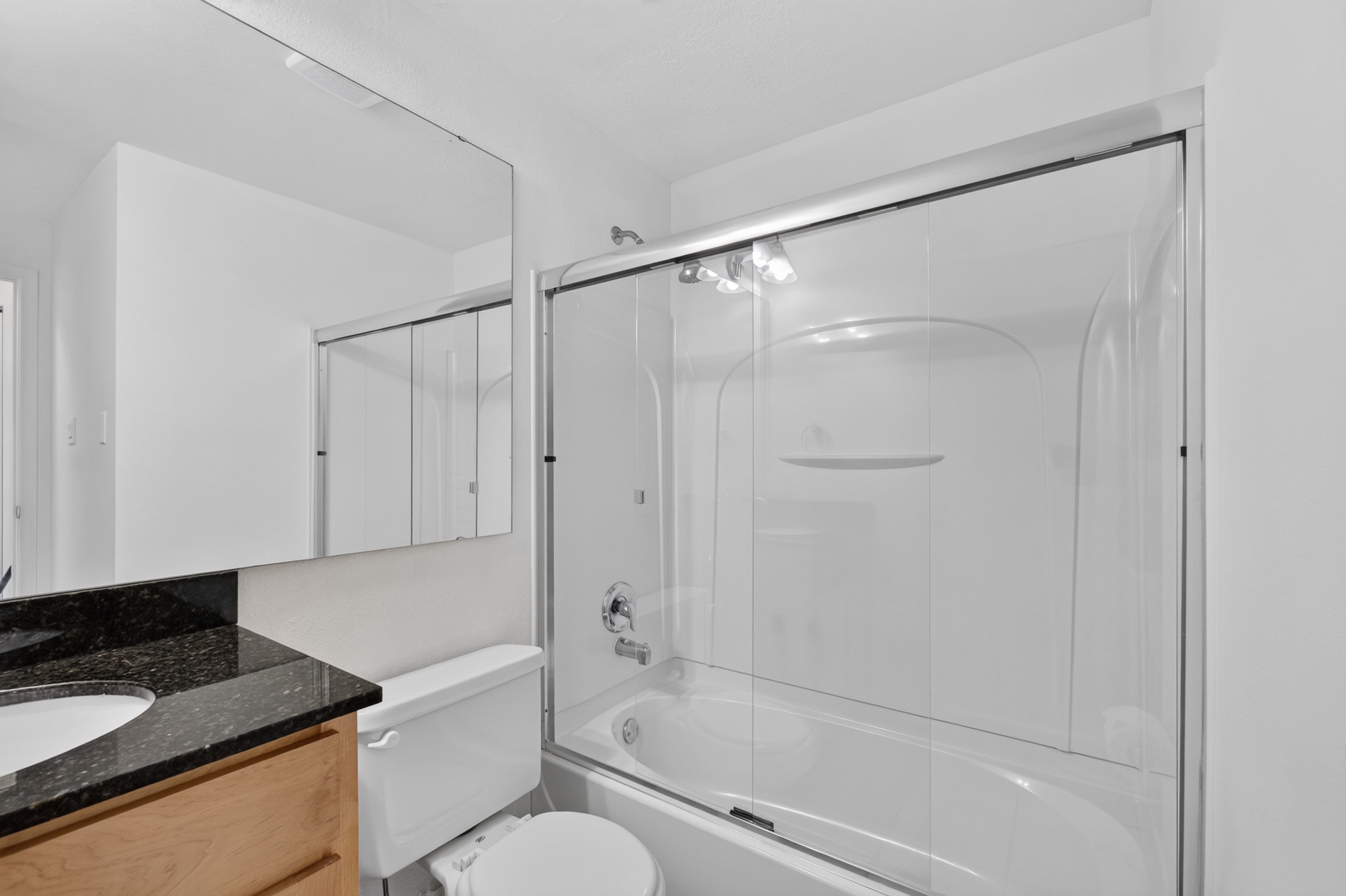  Beautifully maintained first-floor condo. - 物件實景